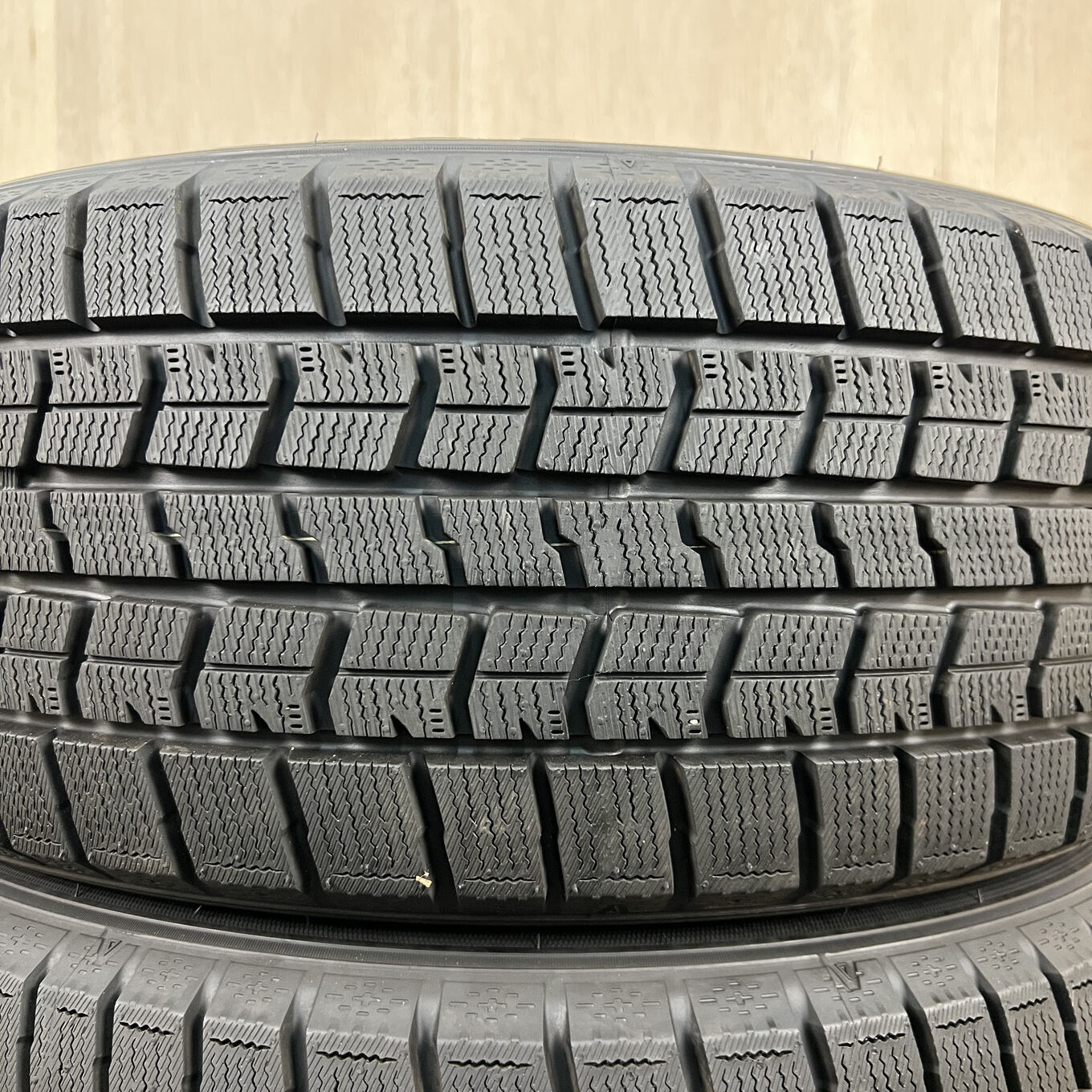 235/50 R18 Goodyear ICE NAVI 7 — 29 800 ¥/комплект
