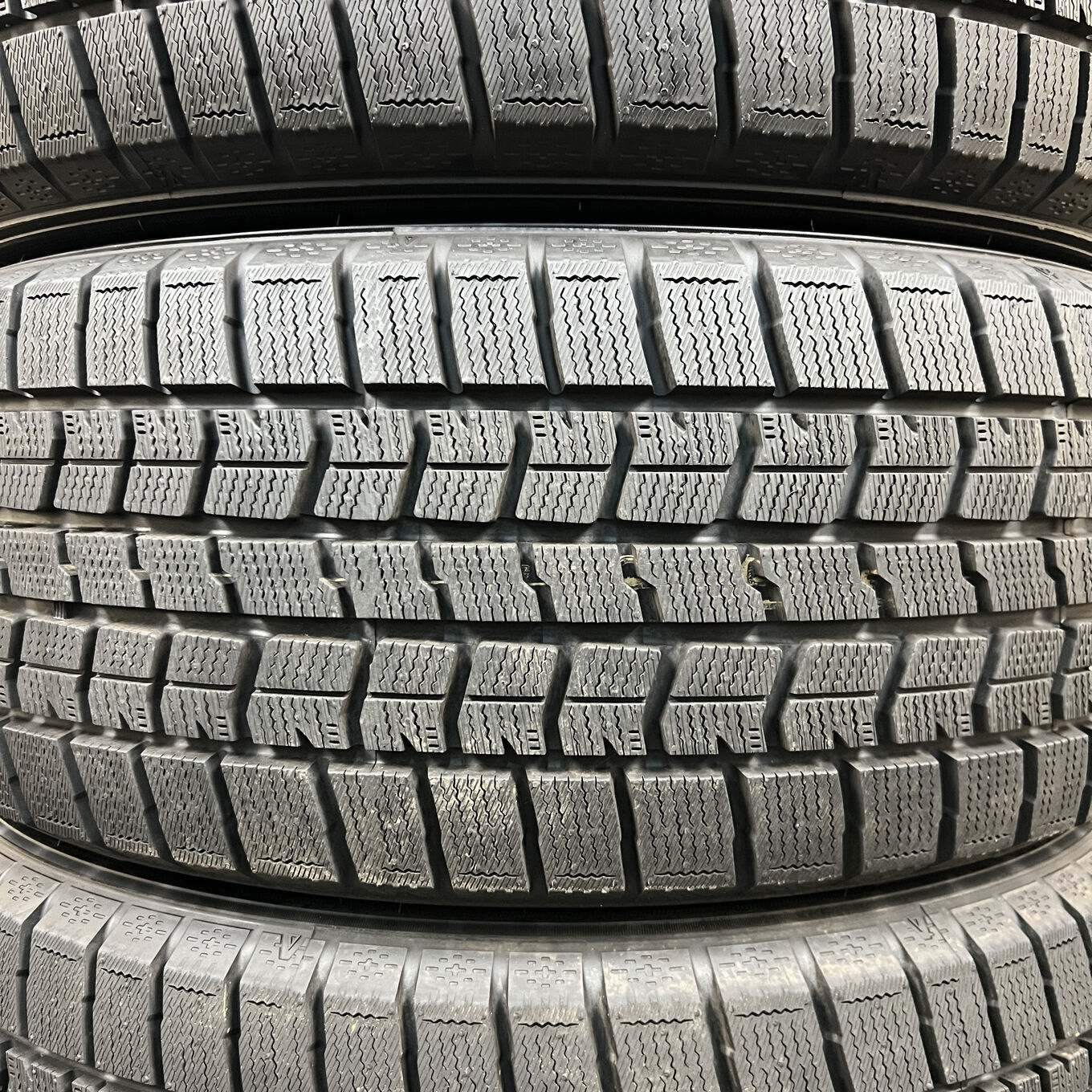 Goodyear ICE NAVI 7 235/50 R18, фото 3