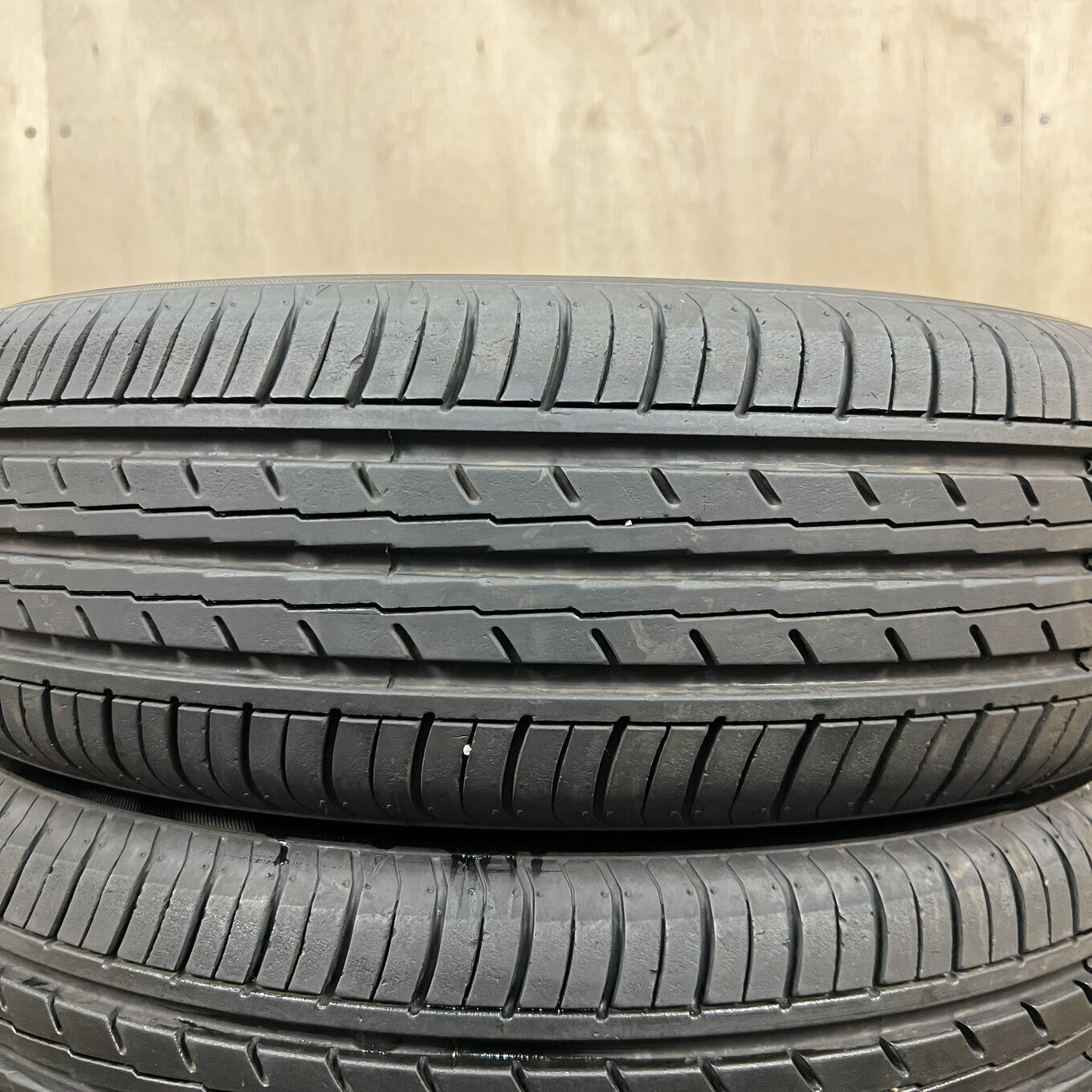 175/65 R15 Yokohama BLUEARTH ECOS ES31 — 17 000 ¥/комплект