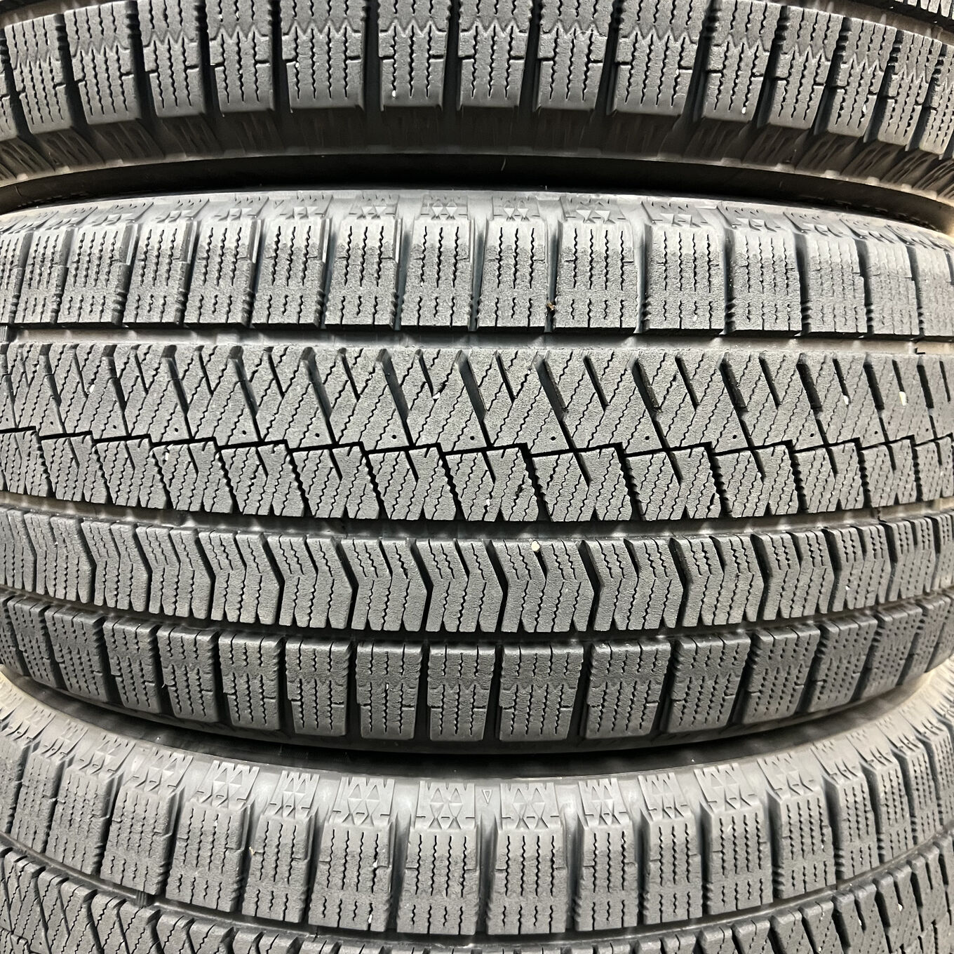 Bridgestone BLIZZAK VRX2 215/50 R17, фото 3