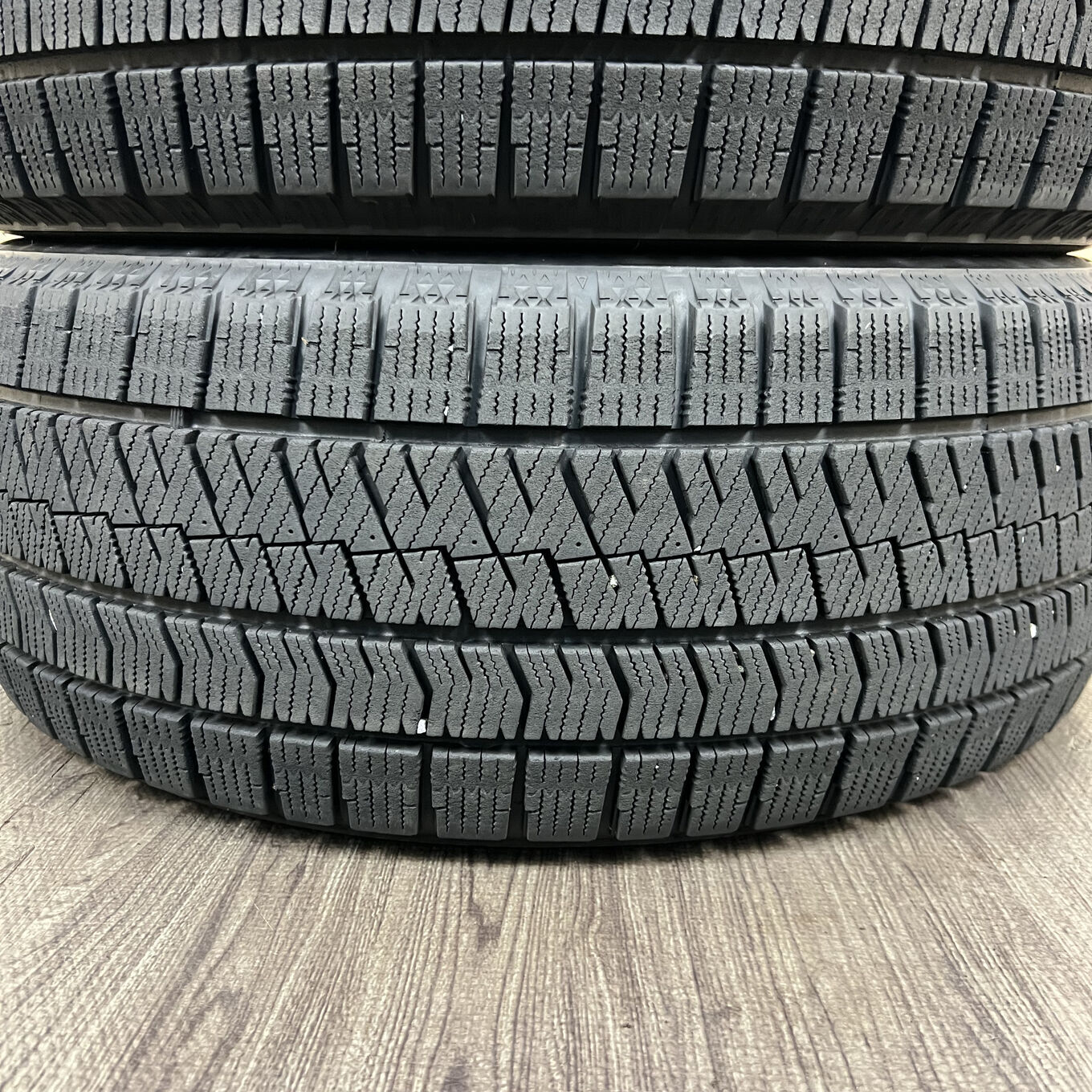 Bridgestone BLIZZAK VRX2 215/50 R17, фото 4