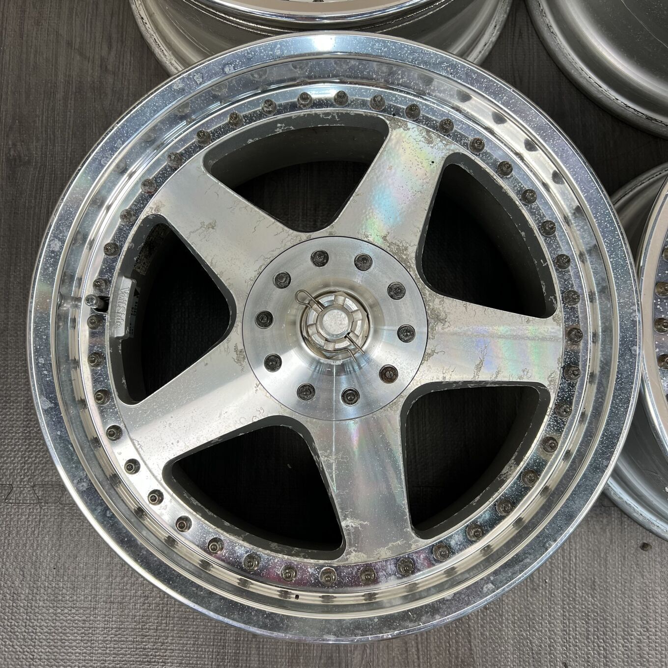 R17 8J ET39 5x114.3;4x114.3 ANDREW — 140 300 ¥/комплект