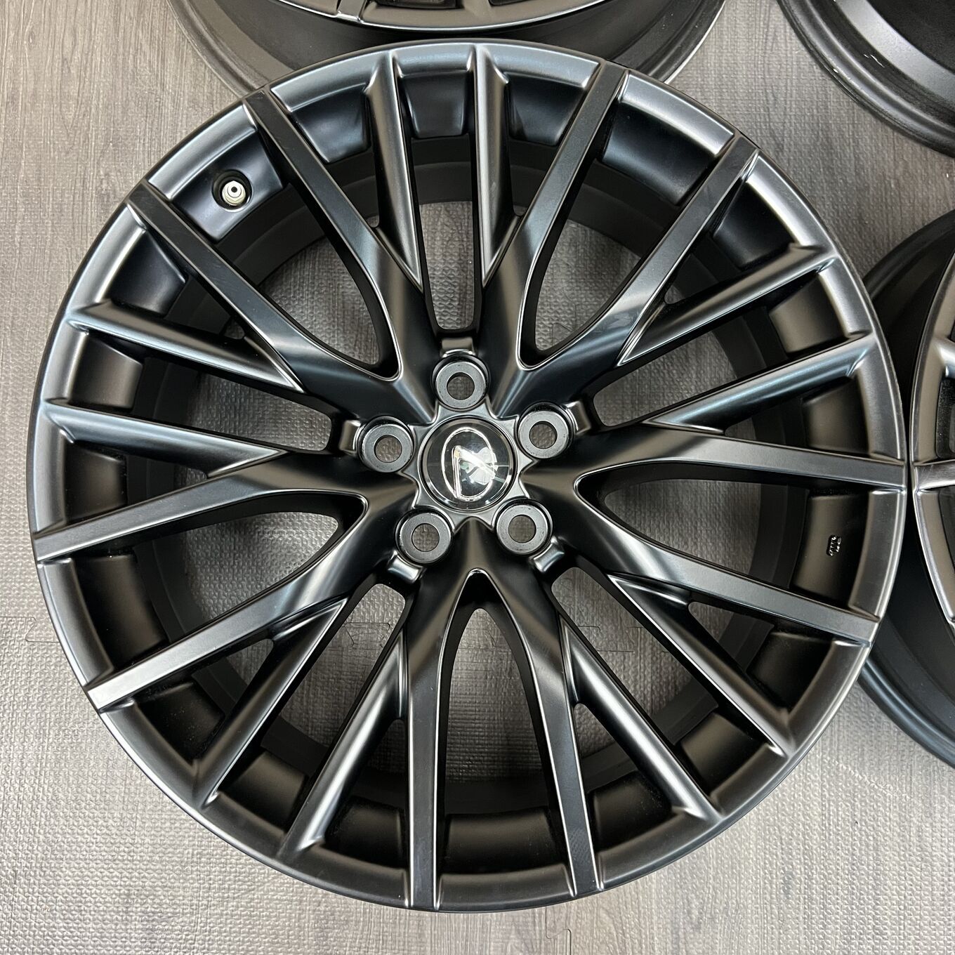 R20 8J ET30 5x114.3 RX — 114 800 ¥/комплект