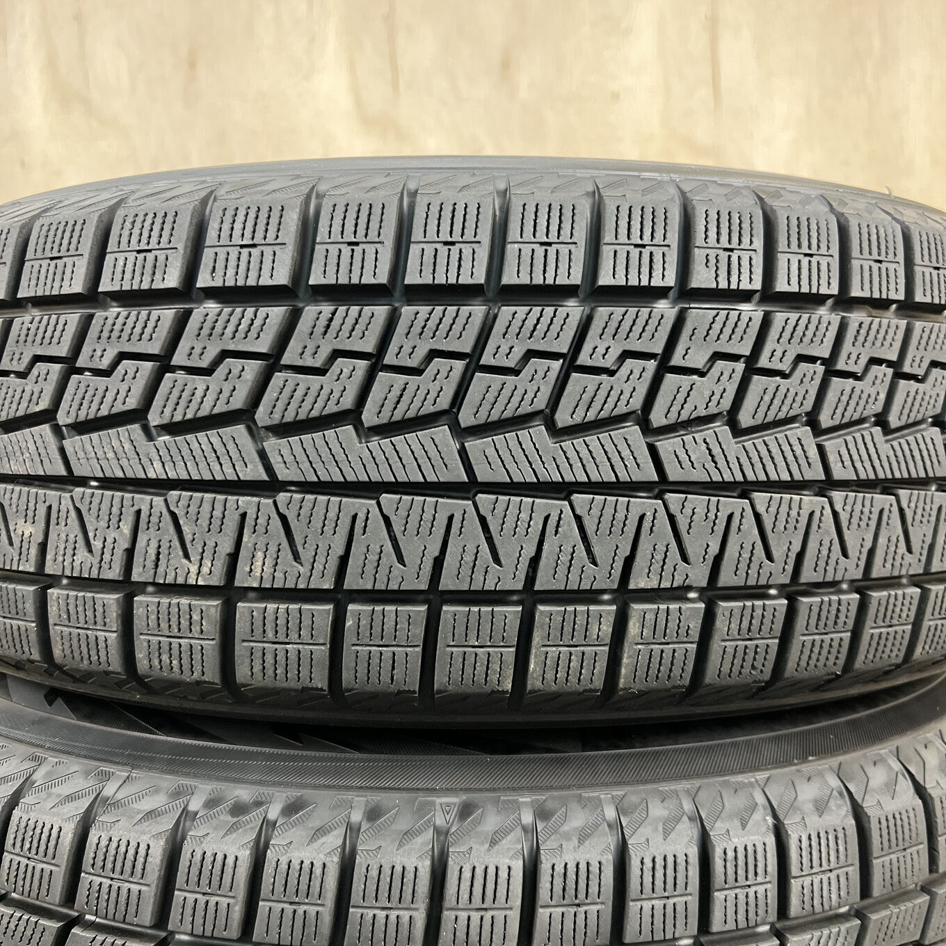 185/65 R15 Yokohama ICE GUARD IG70 — 17 000 ¥/комплект