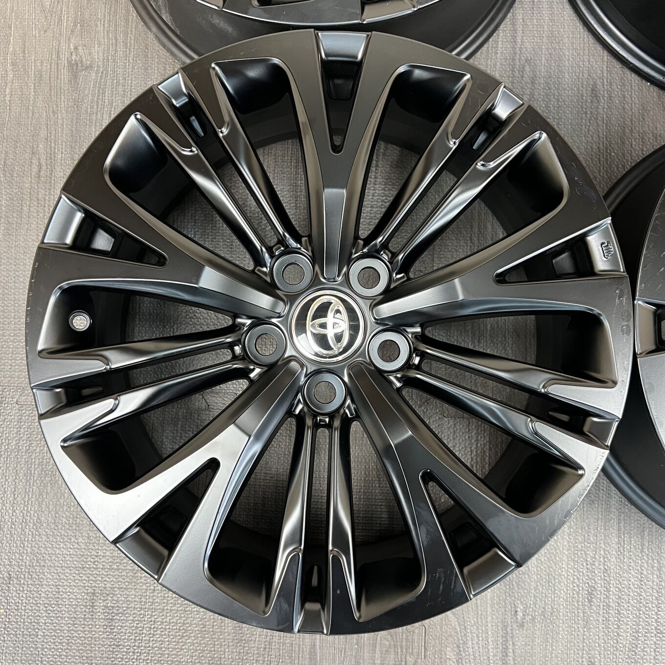 R18 7J ET50 5x114.3 Toyo YARIS CROSS — 65 500 ¥/комплект