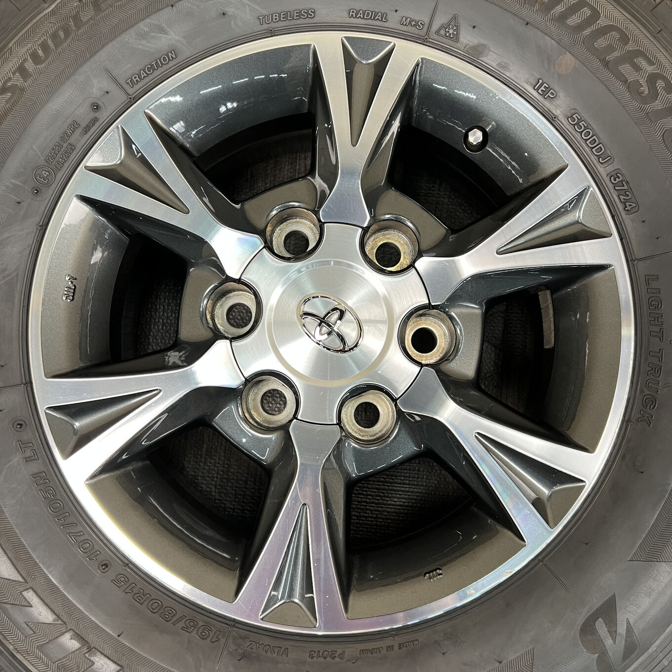 R15 6J ET35 6x139.7 Toyo HIACE 200 — 59 500 ¥/комплект