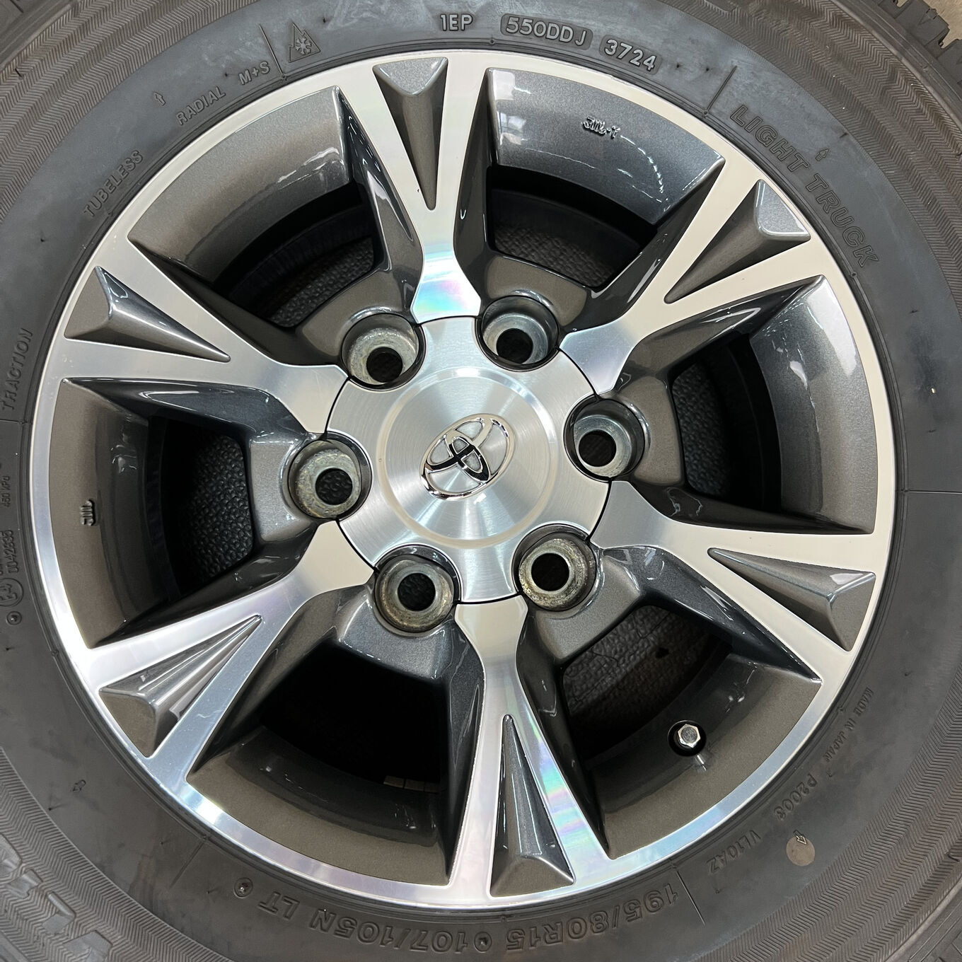Toyo HIACE 200 R15 6J ET35 6x139.7, фото 3