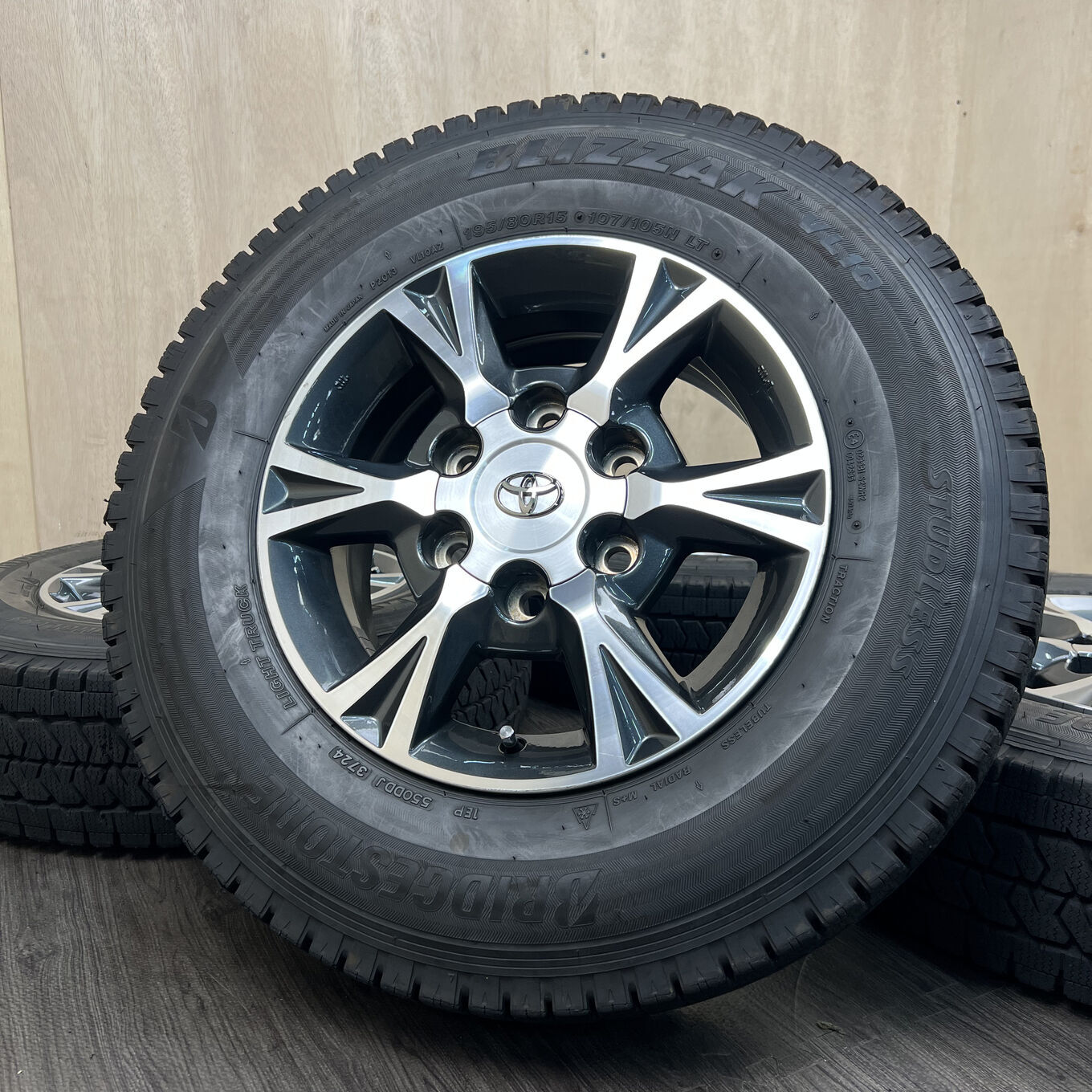 Toyo HIACE 200 R15 6J ET35 6x139.7, фото 6