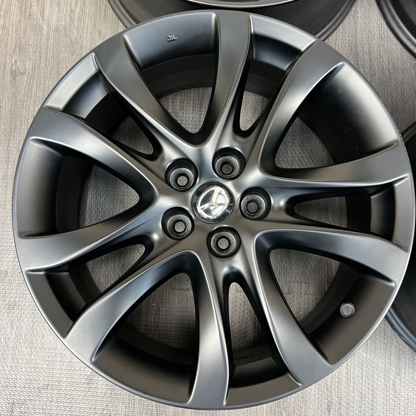 R19 7.5J ET45 5x114.3 AXELA 6 — 85 000 ¥/комплект