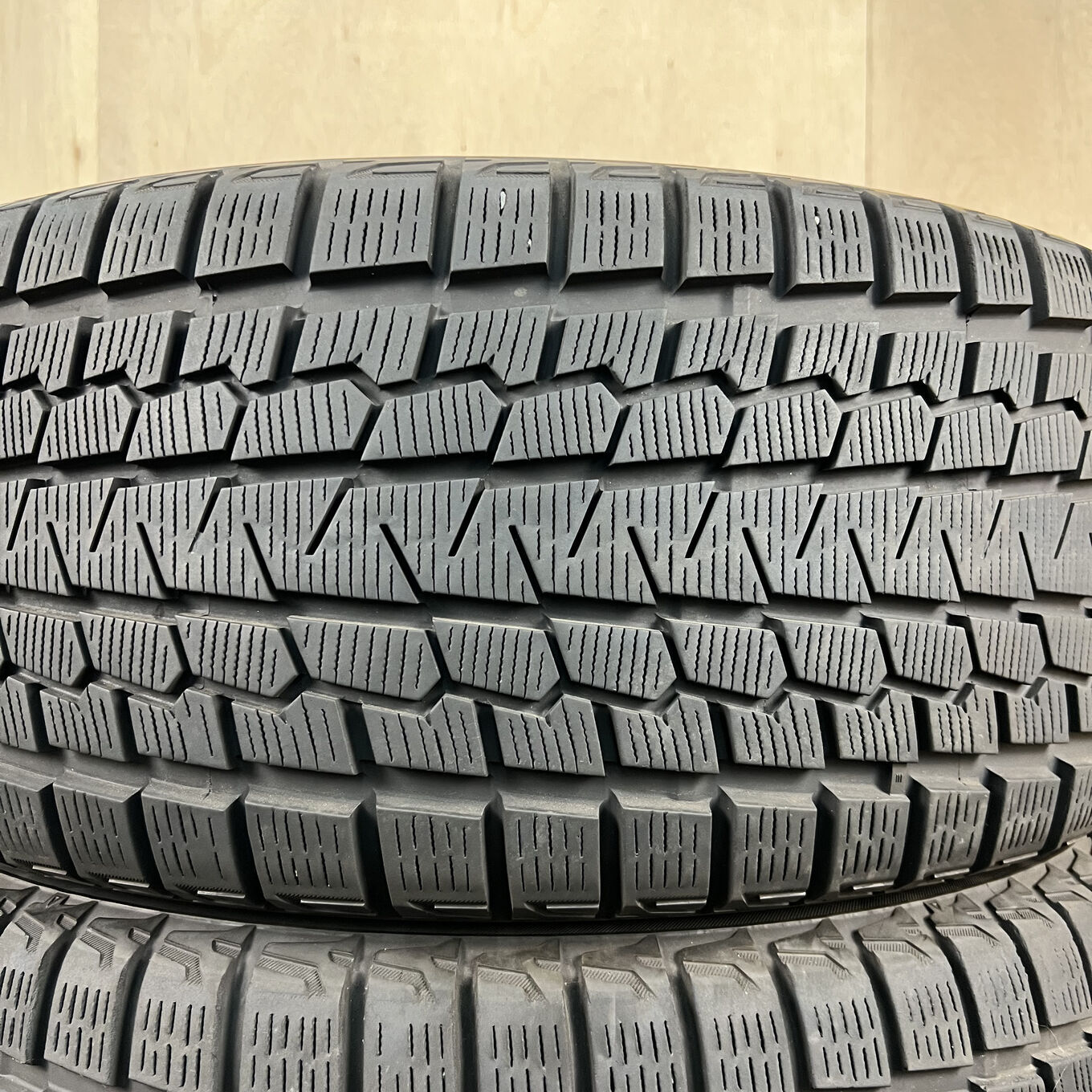 285/50 R20 Yokohama GEOLANDAR I/T-S G073 — 28 100 ¥/комплект