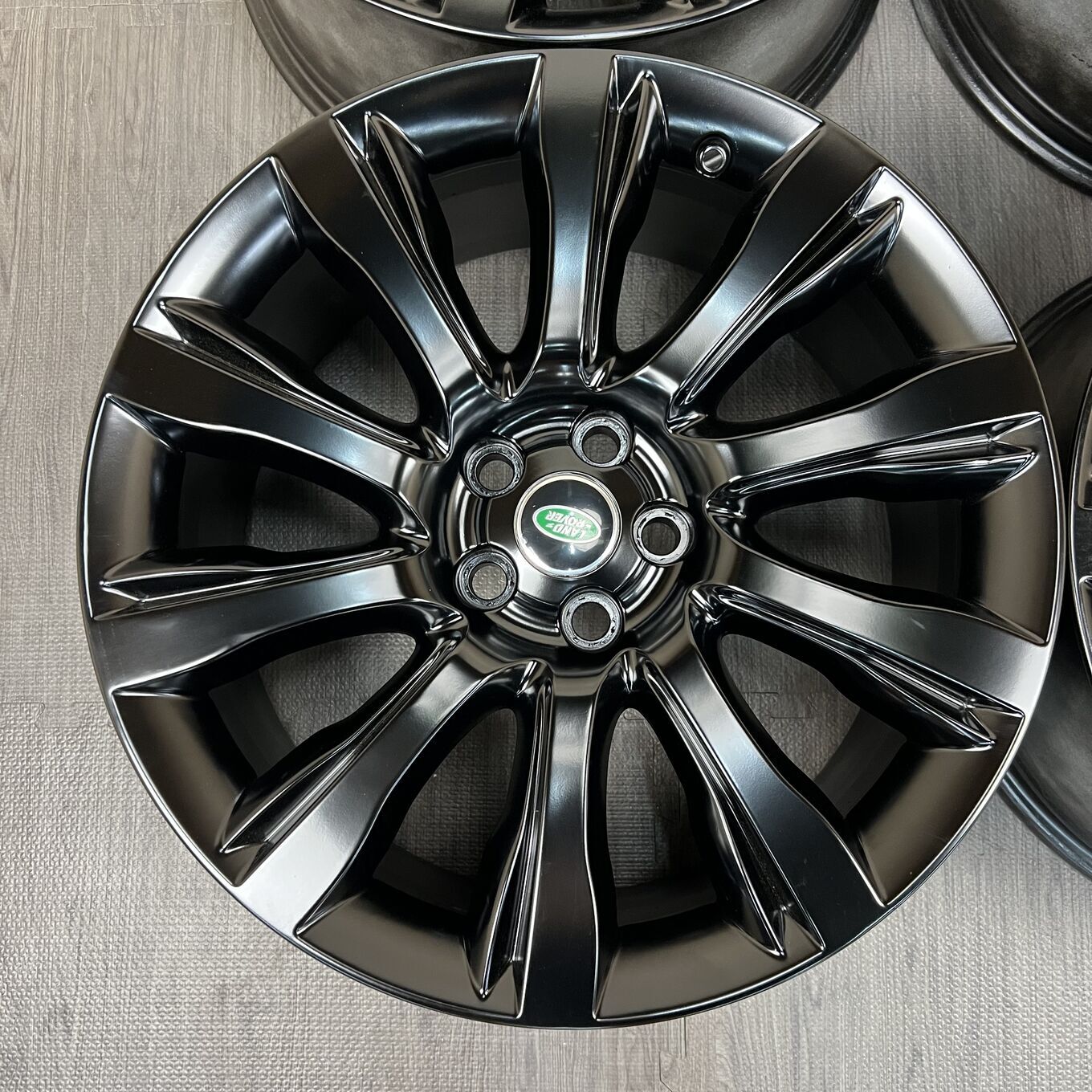 R21 9.5J ET49 5x120 RANGE ROVER — 136 000 ¥/комплект
