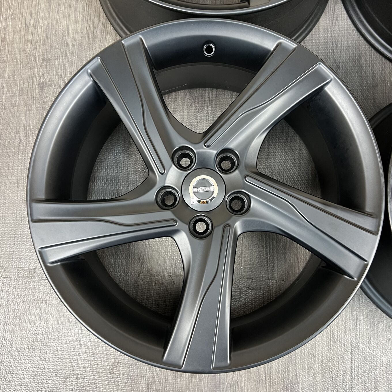 R19 8J ET55 5x108 — 89 300 ¥/комплект