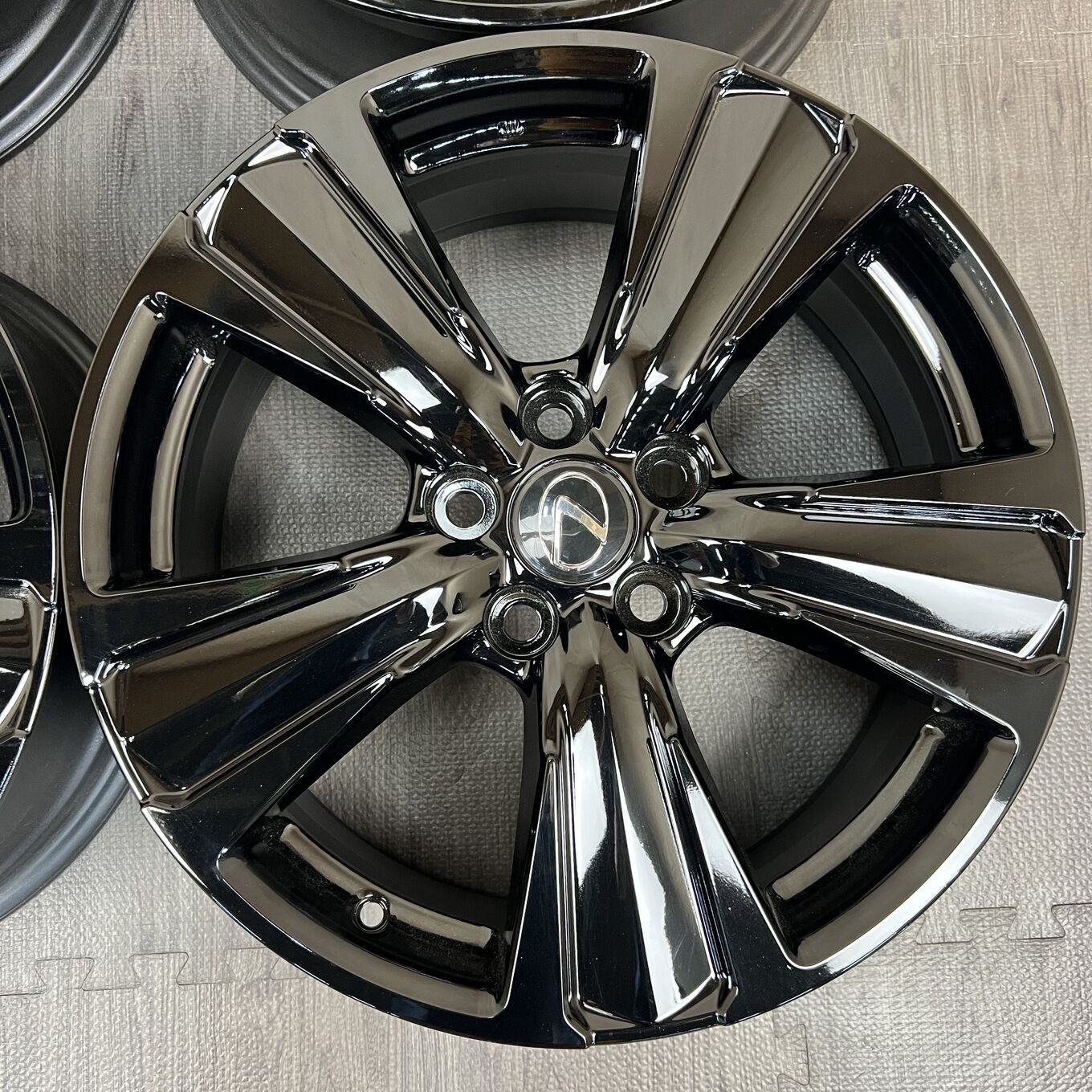 UX R18 7J ET45 5x114.3, фото 2