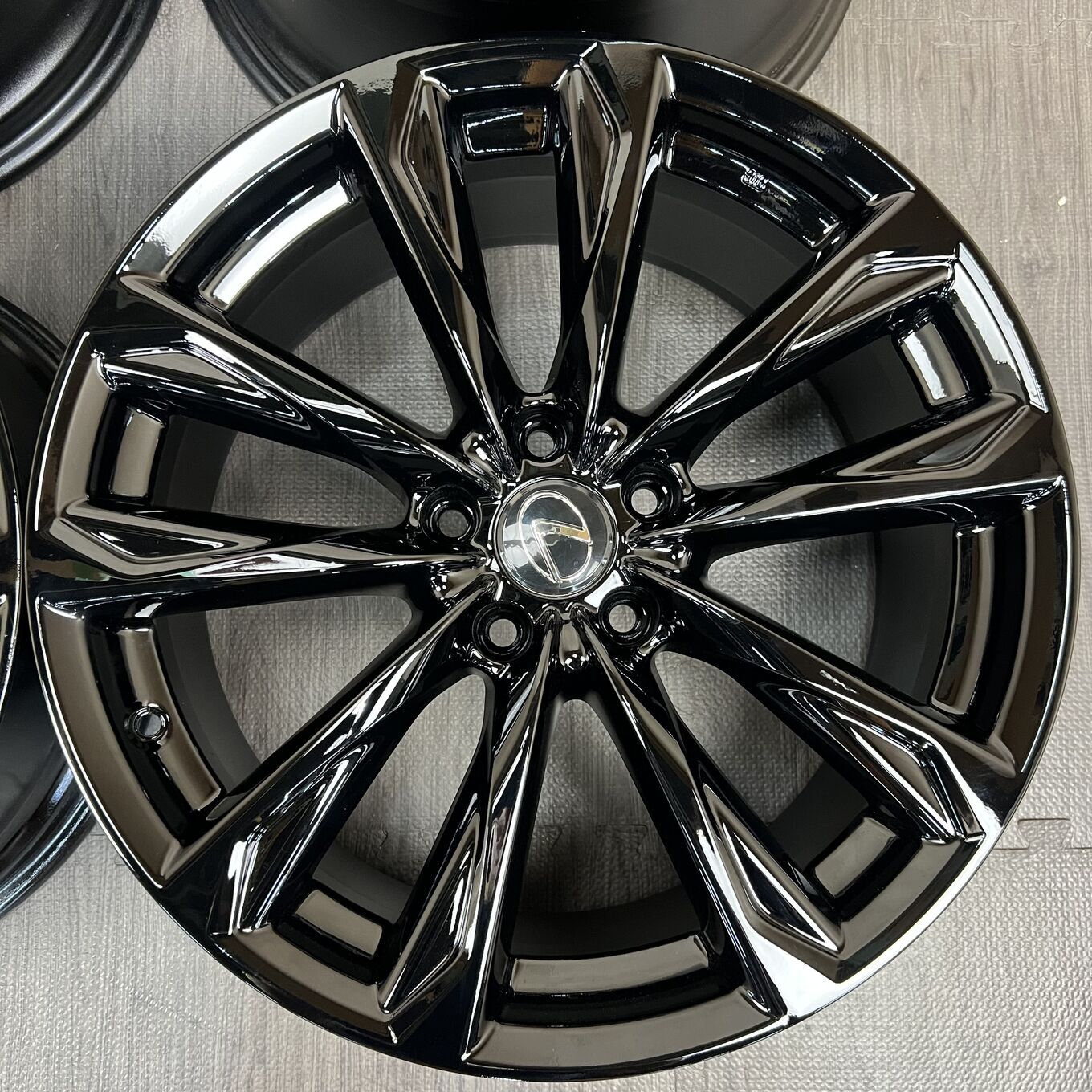 IS F SPORT R19 8.5J ET45 5x114.3, фото 2