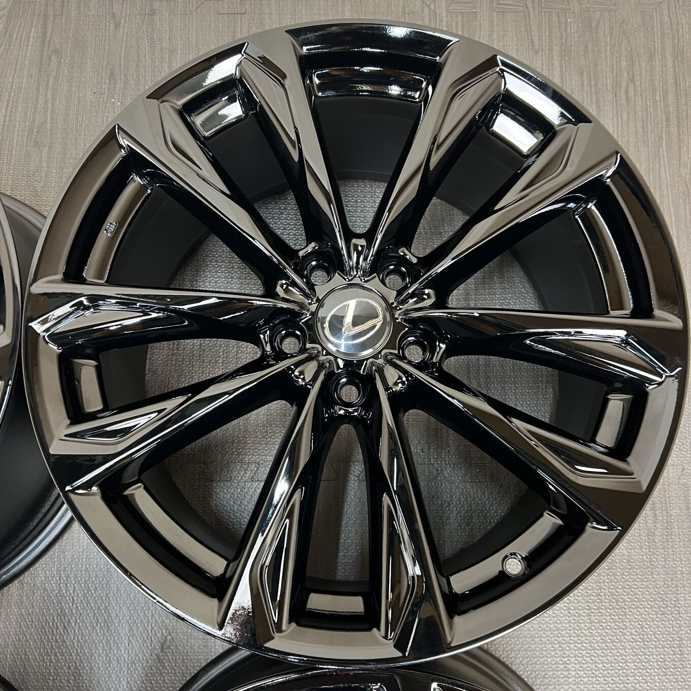 IS F SPORT R19 8.5J ET45 5x114.3, фото 4
