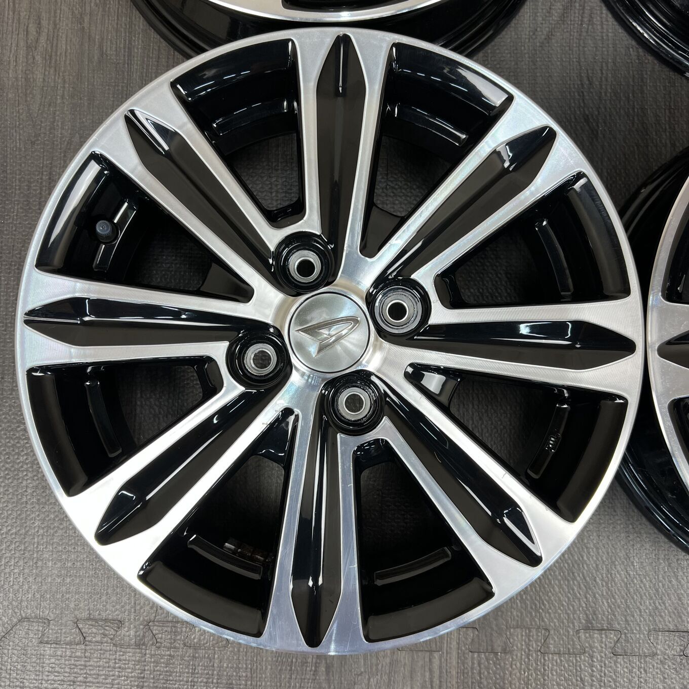 R15 4.5J ET45 4x100 TANTO L600S — 32 300 ¥/комплект