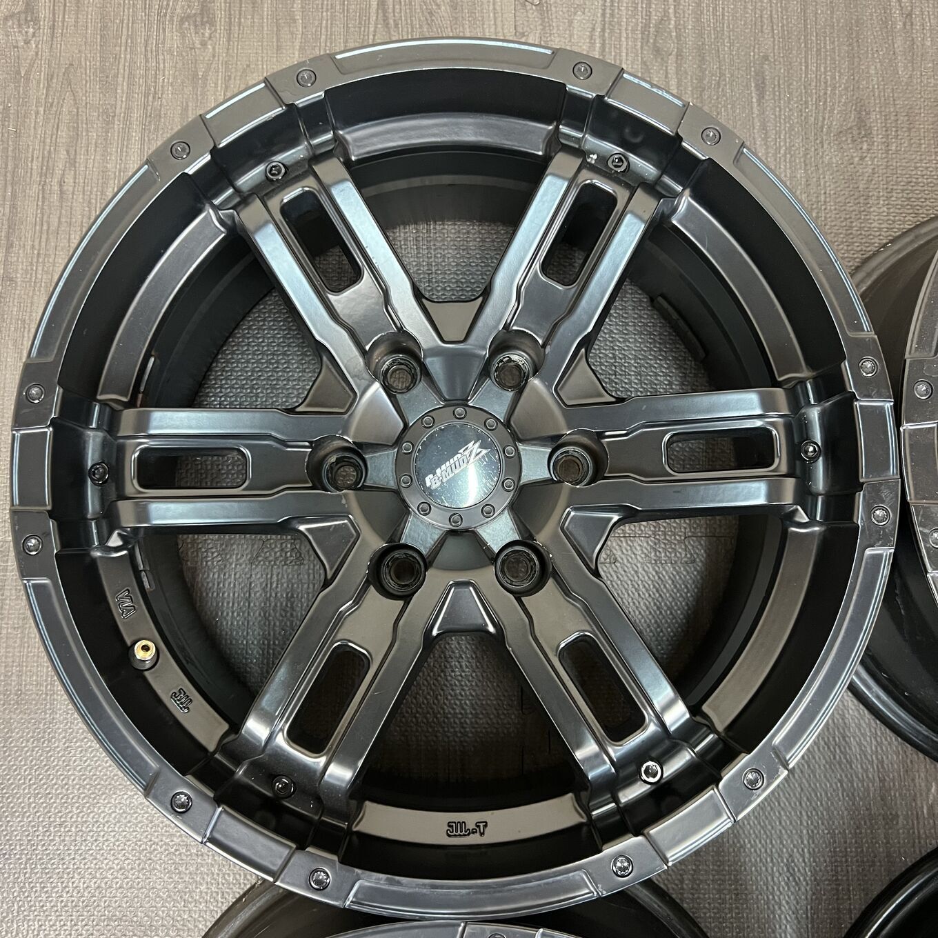 WOLF R17 8J ET20 6x139.7, фото 3