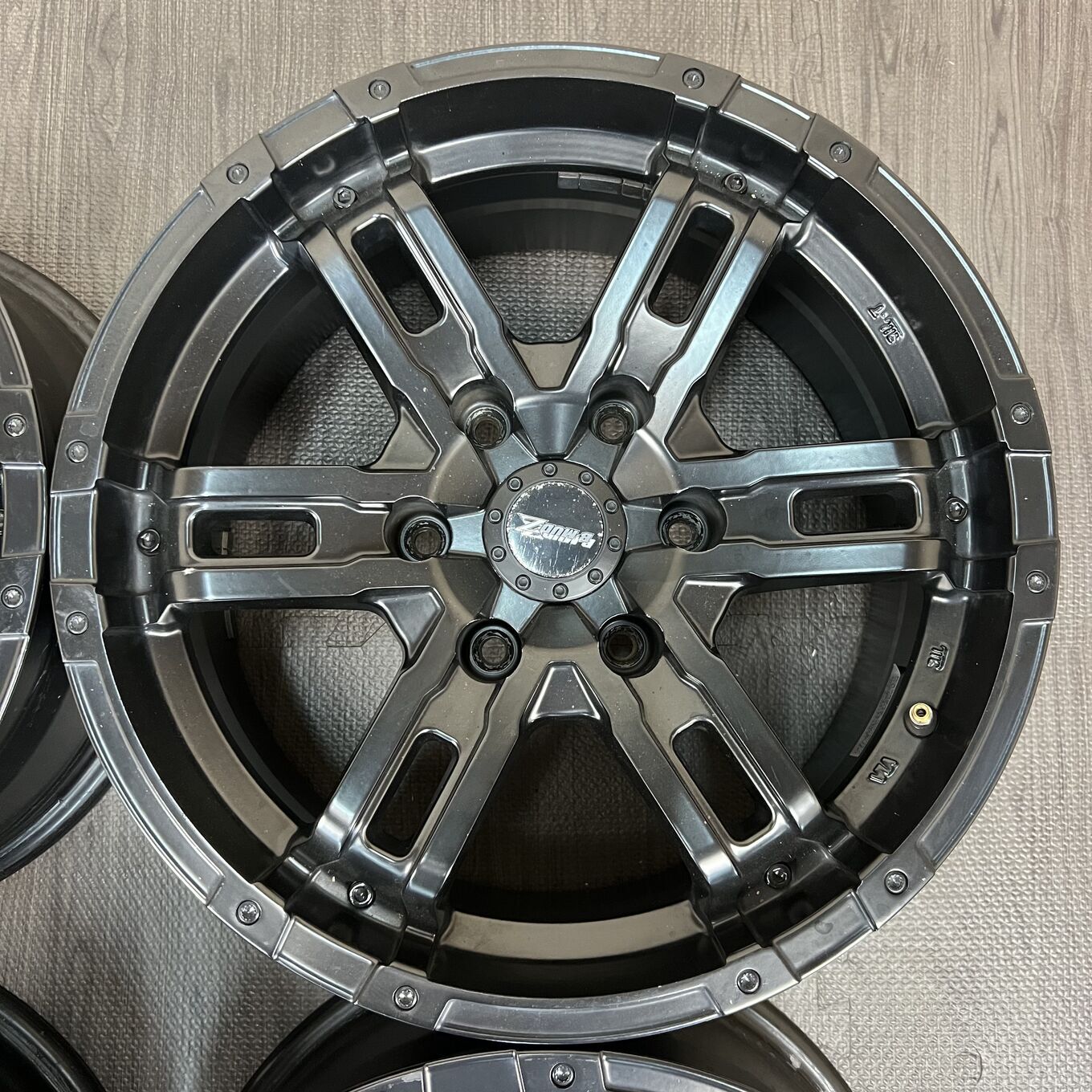 WOLF R17 8J ET20 6x139.7, фото 4