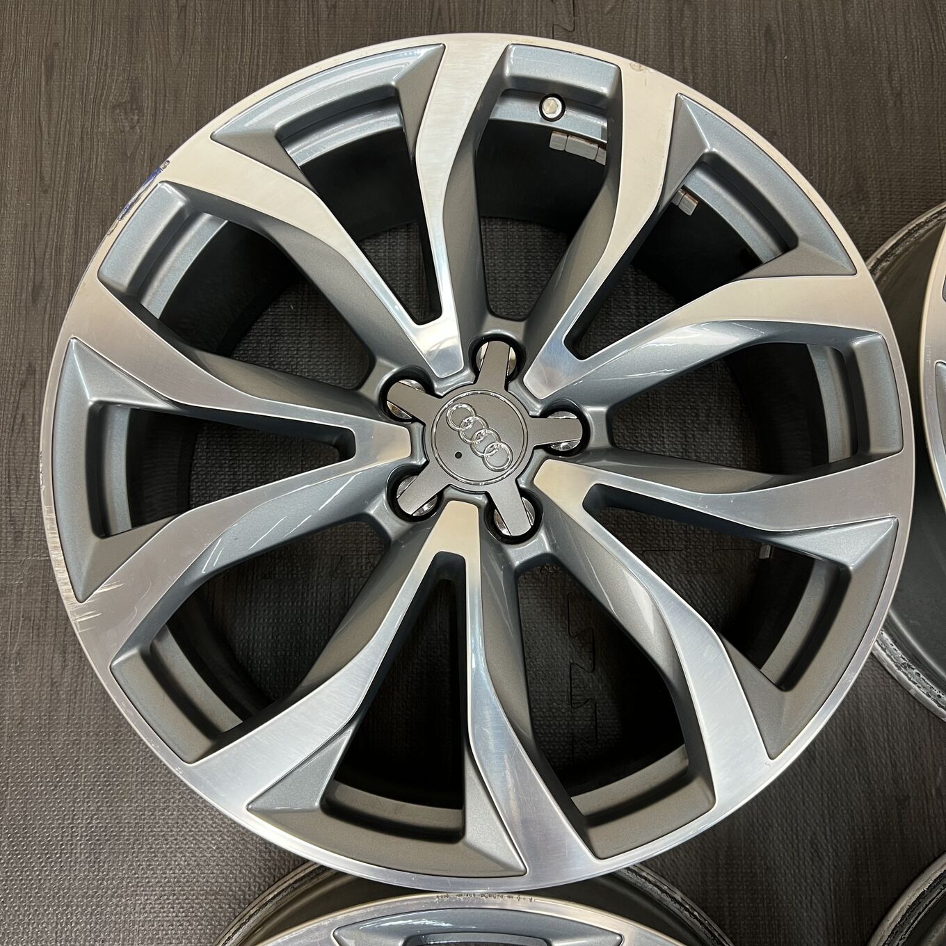 A6 R20 8.5J ET45 5x112, фото 3
