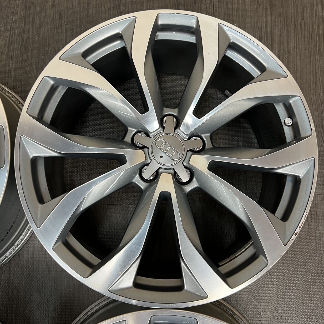 A6 R20 8.5J ET45 5x112, фото 4