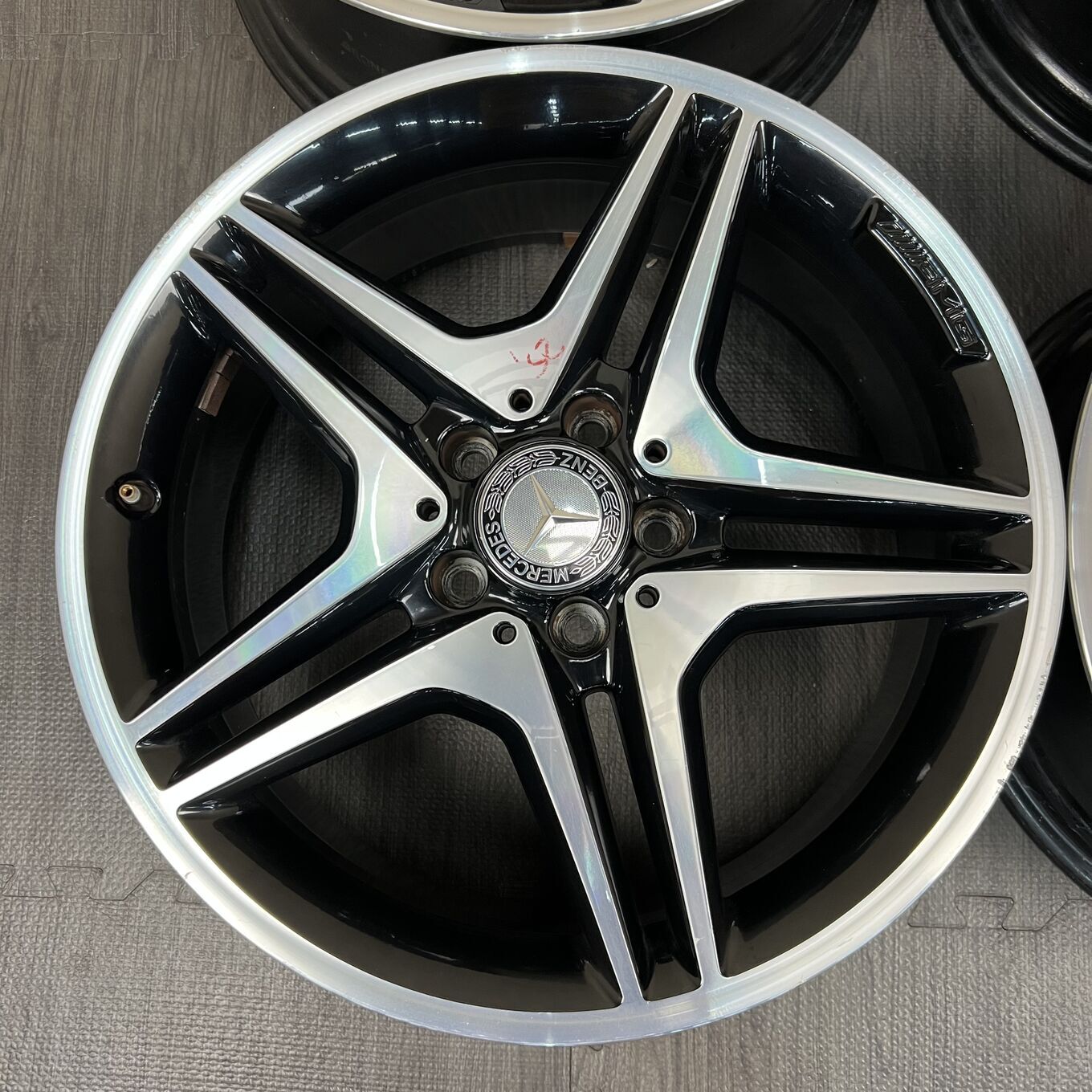 R18 7.5J ET52 5x112 CLA AMG — 46 800 ¥/комплект