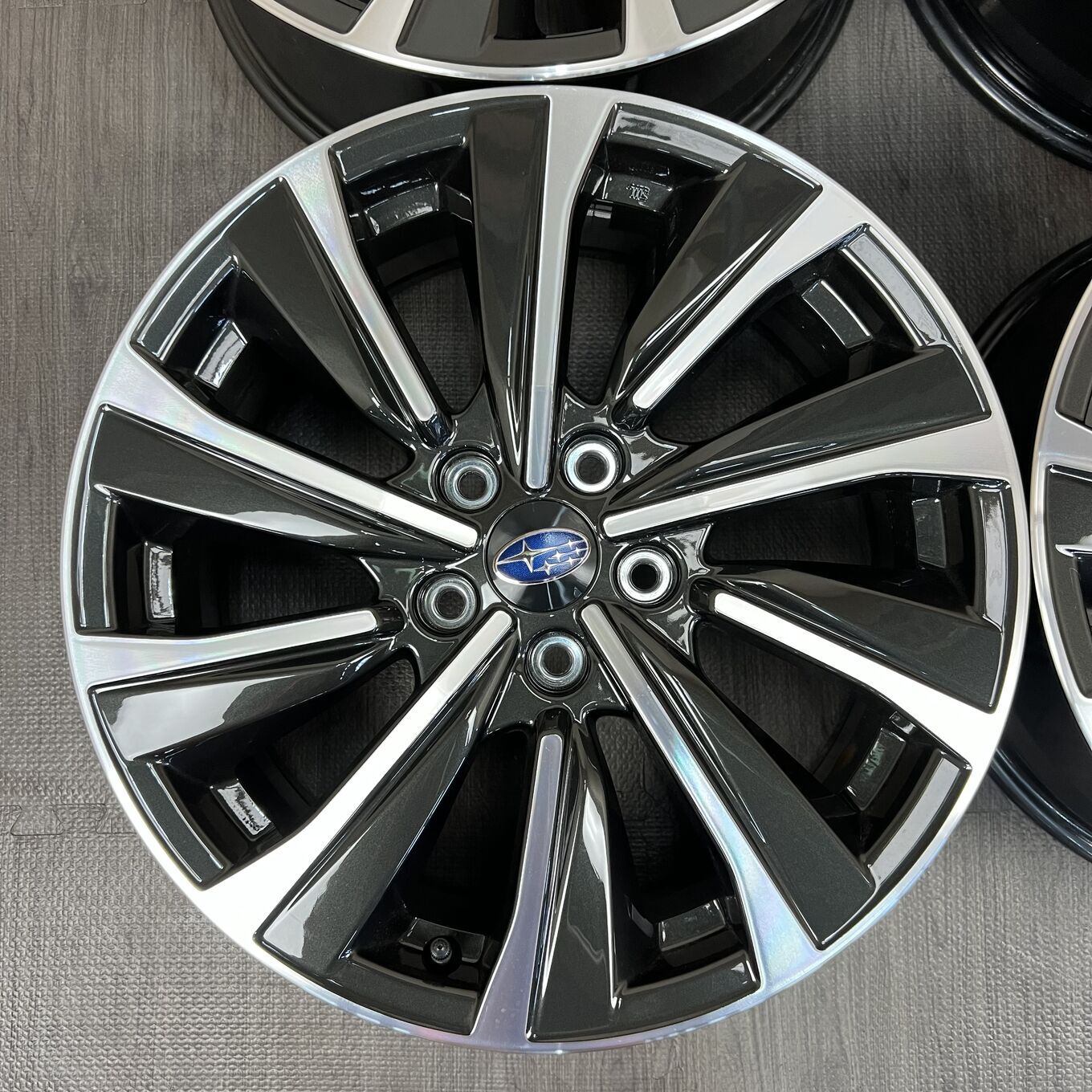 R18 7.5J ET55 5x114.3 LEVORG VN STI SPORT — 261 800 ¥/комплект