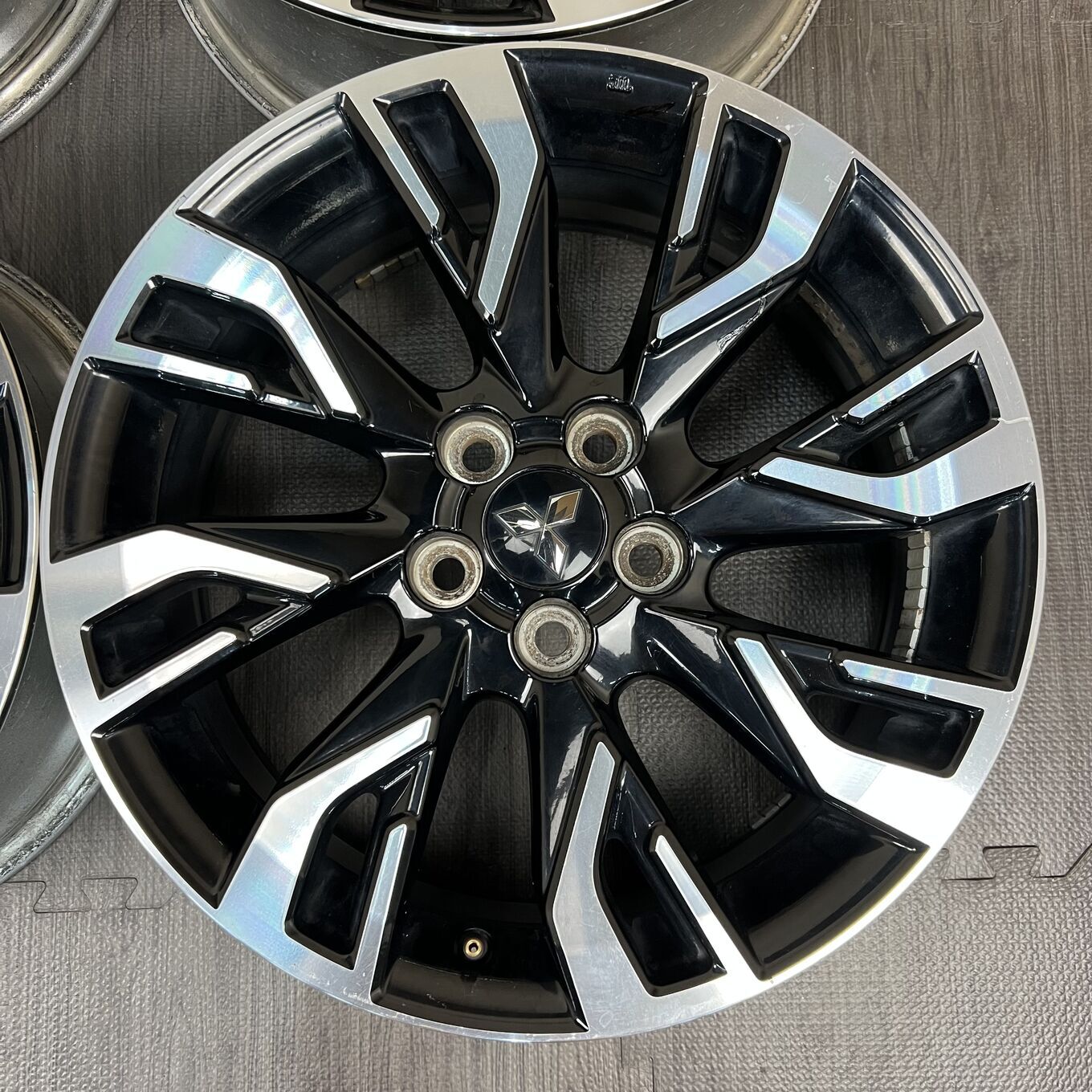 OUTLANDER R18 7J ET38 5x114.3, фото 2