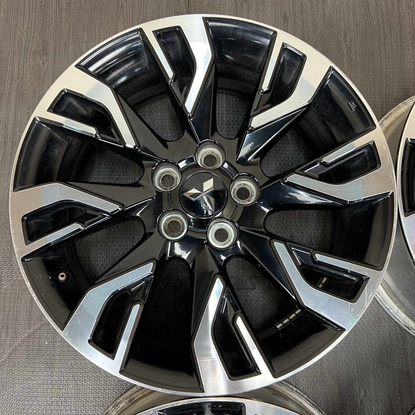 OUTLANDER R18 7J ET38 5x114.3, фото 3