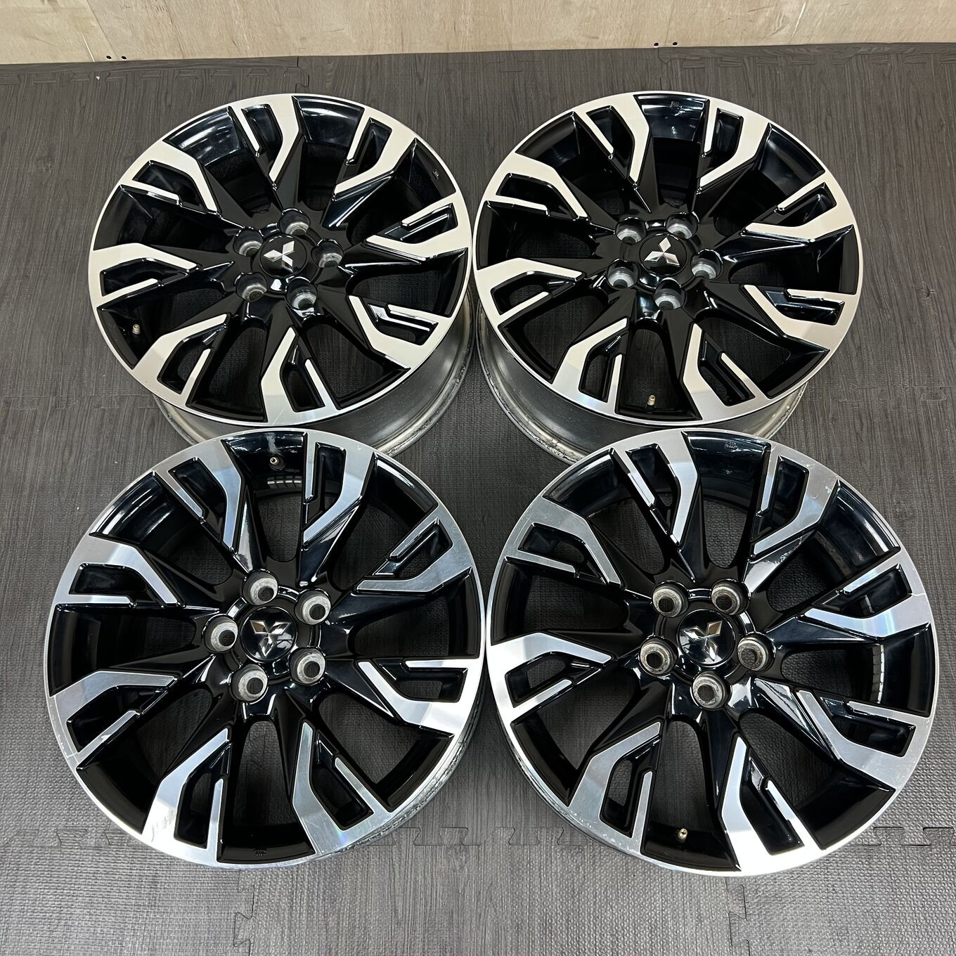 OUTLANDER R18 7J ET38 5x114.3, фото 5
