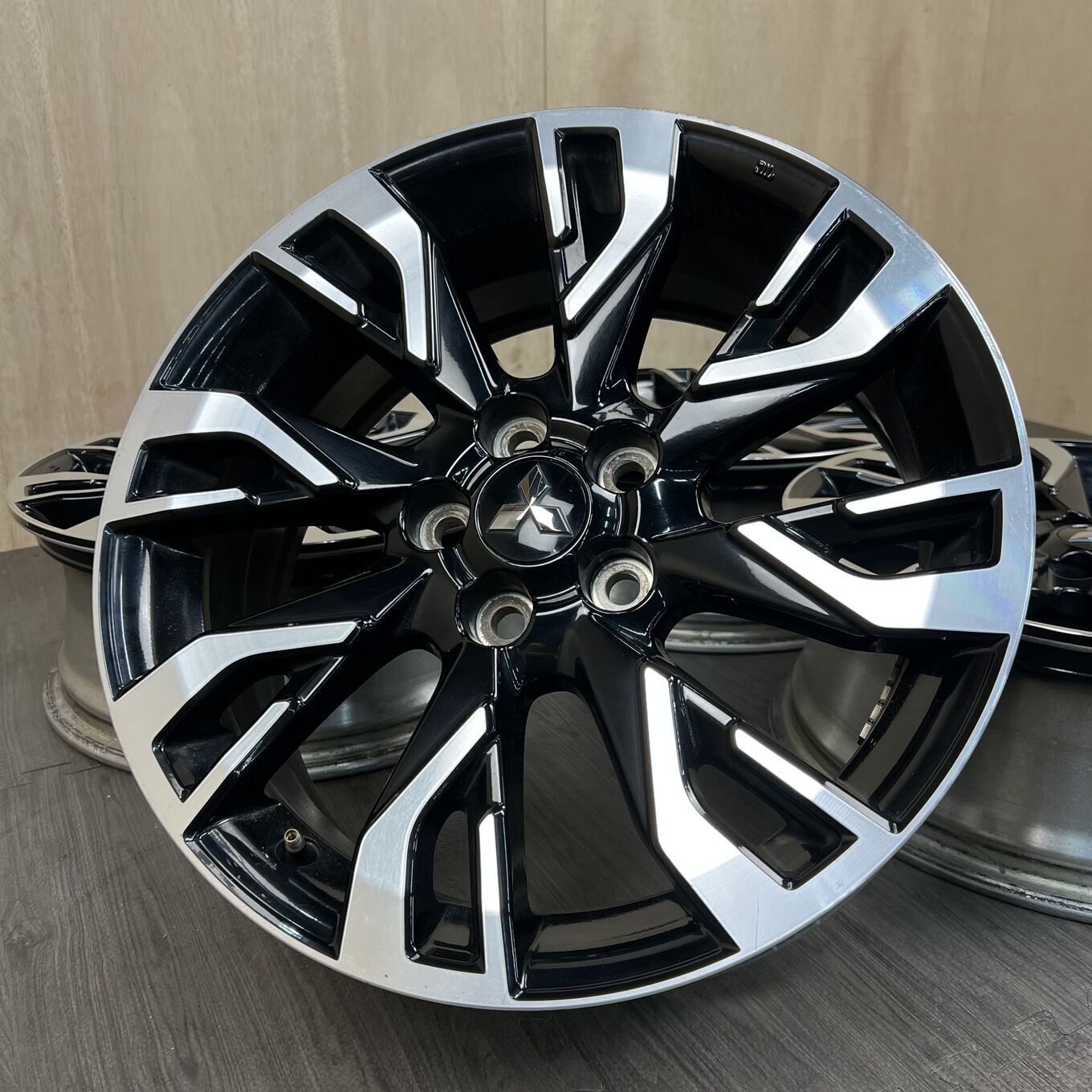 OUTLANDER R18 7J ET38 5x114.3, фото 6