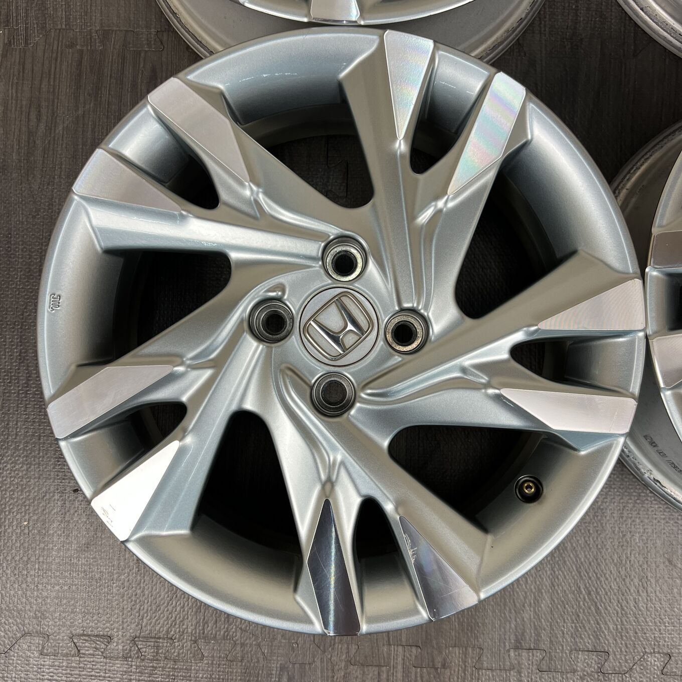 R16 6J ET53 4x100 FREED — 30 600 ¥/комплект