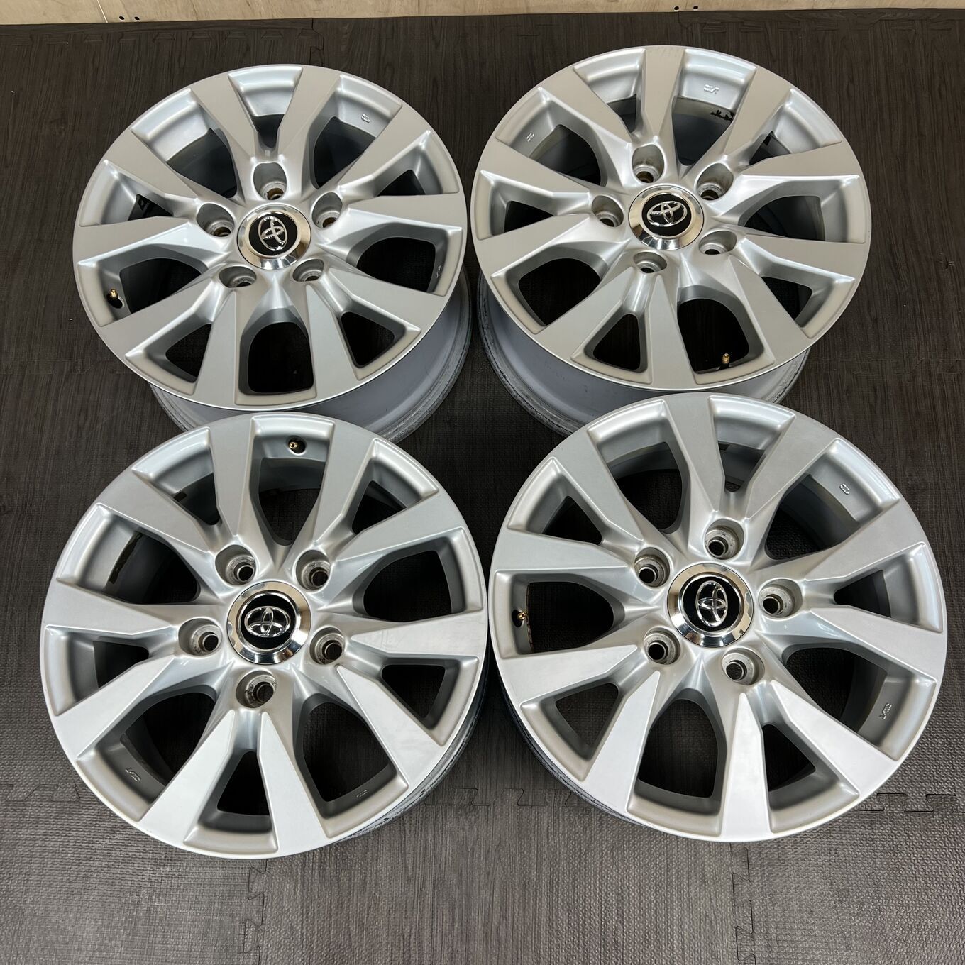 Toyo LAND CRUISER 200 R18 8J ET55 5x150, фото 5