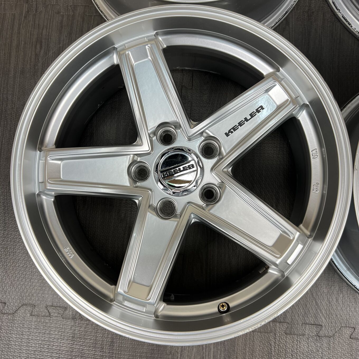 R17 7J ET38 5x114.3 KEELER — 37 400 ¥/комплект