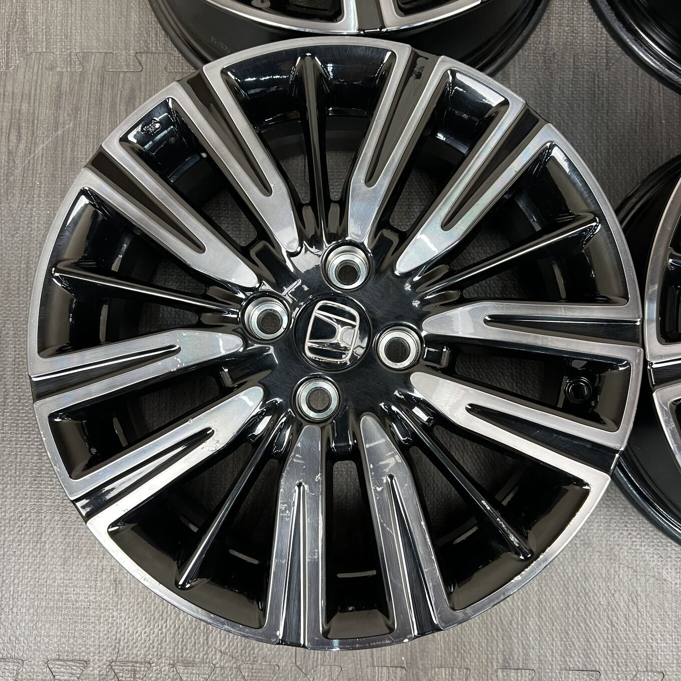 R16 6J ET50 4x100 FIT — 42 500 ¥/комплект