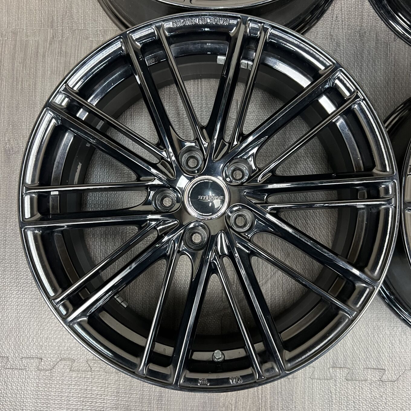 R18 7J ET41 5x114.3 Bridgestone ECO FORME CRS111 — 59 500 ¥/комплект