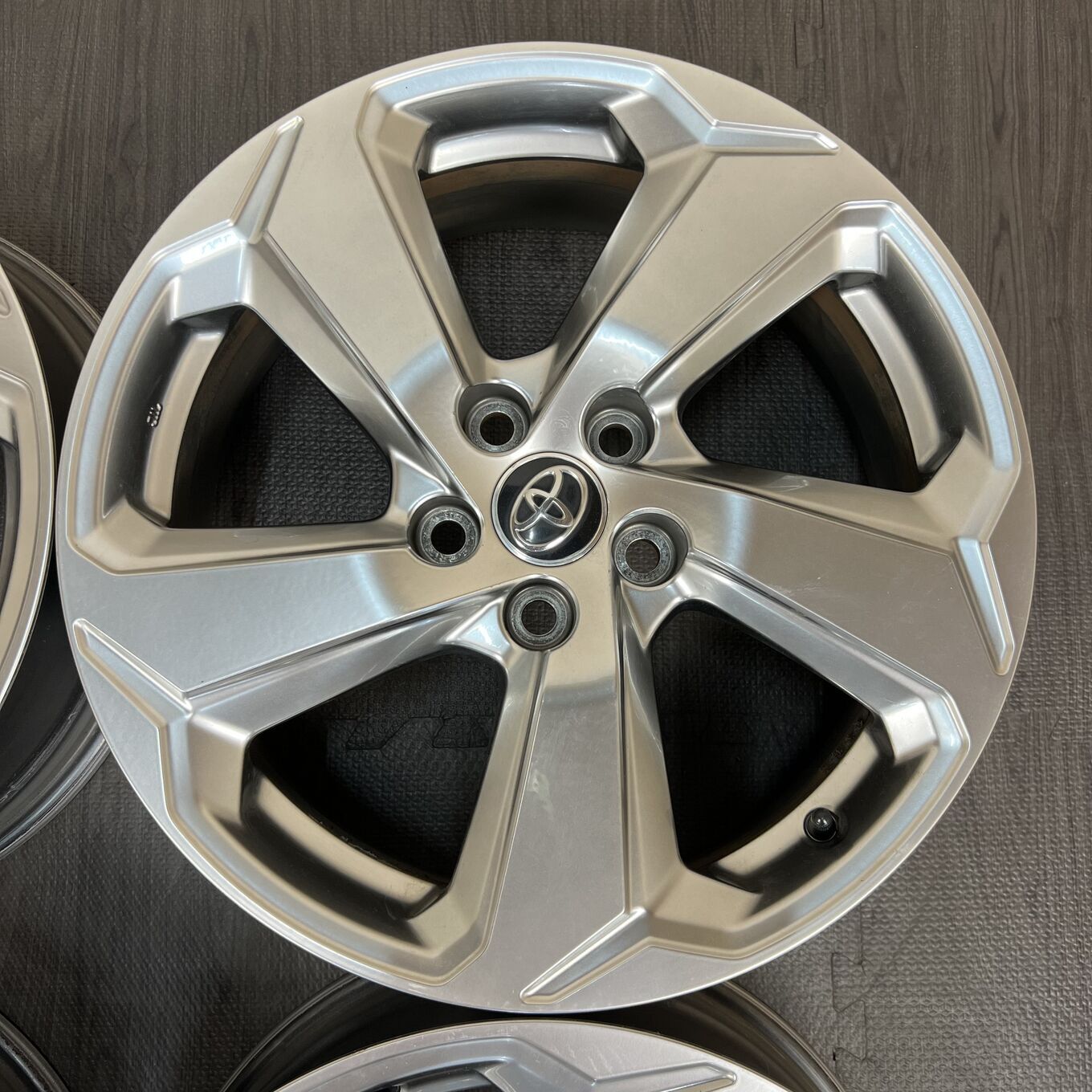 Toyo RAV4 R18 7J ET35 5x114.3, фото 4