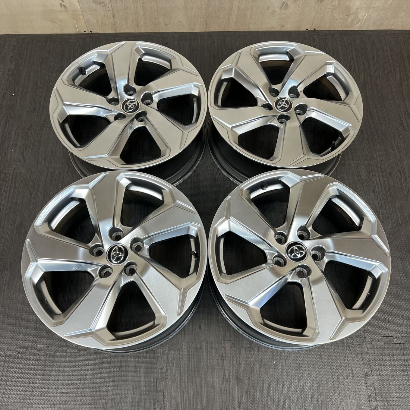 Toyo RAV4 R18 7J ET35 5x114.3, фото 5