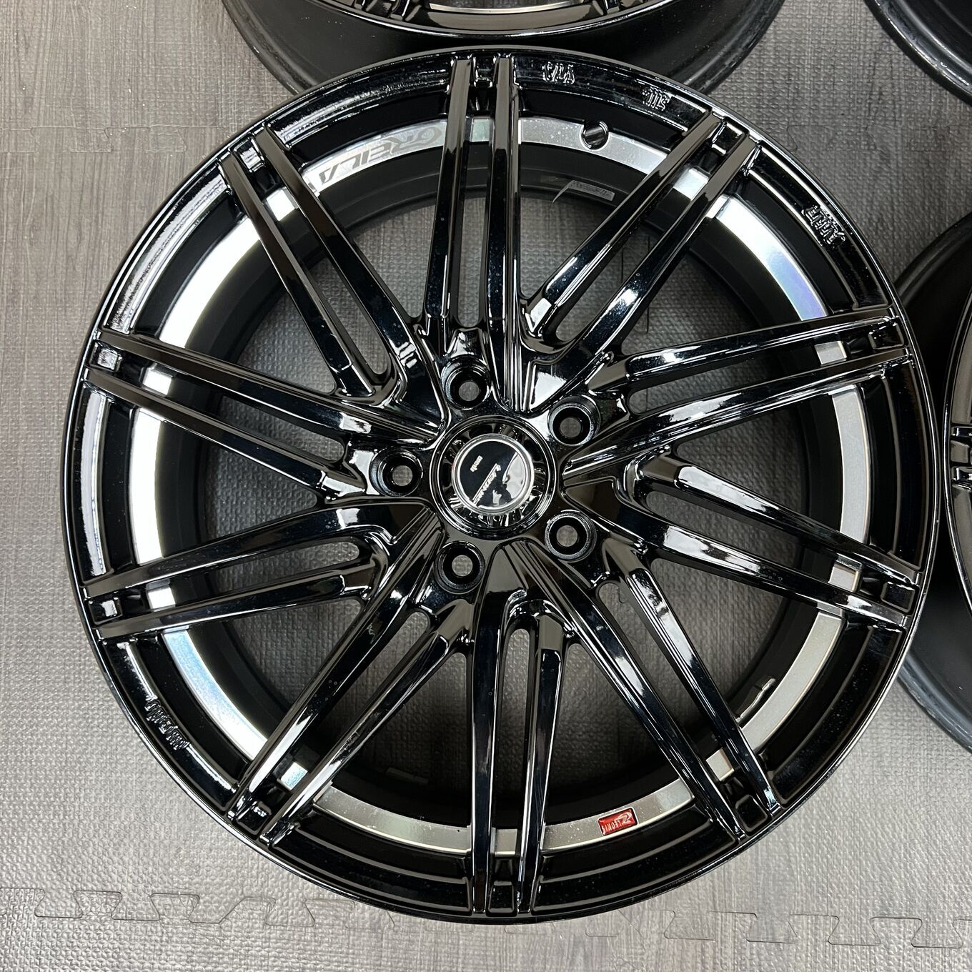 R18 7J ET47 5x114.3 LEONIS GREILA — 63 800 ¥/комплект