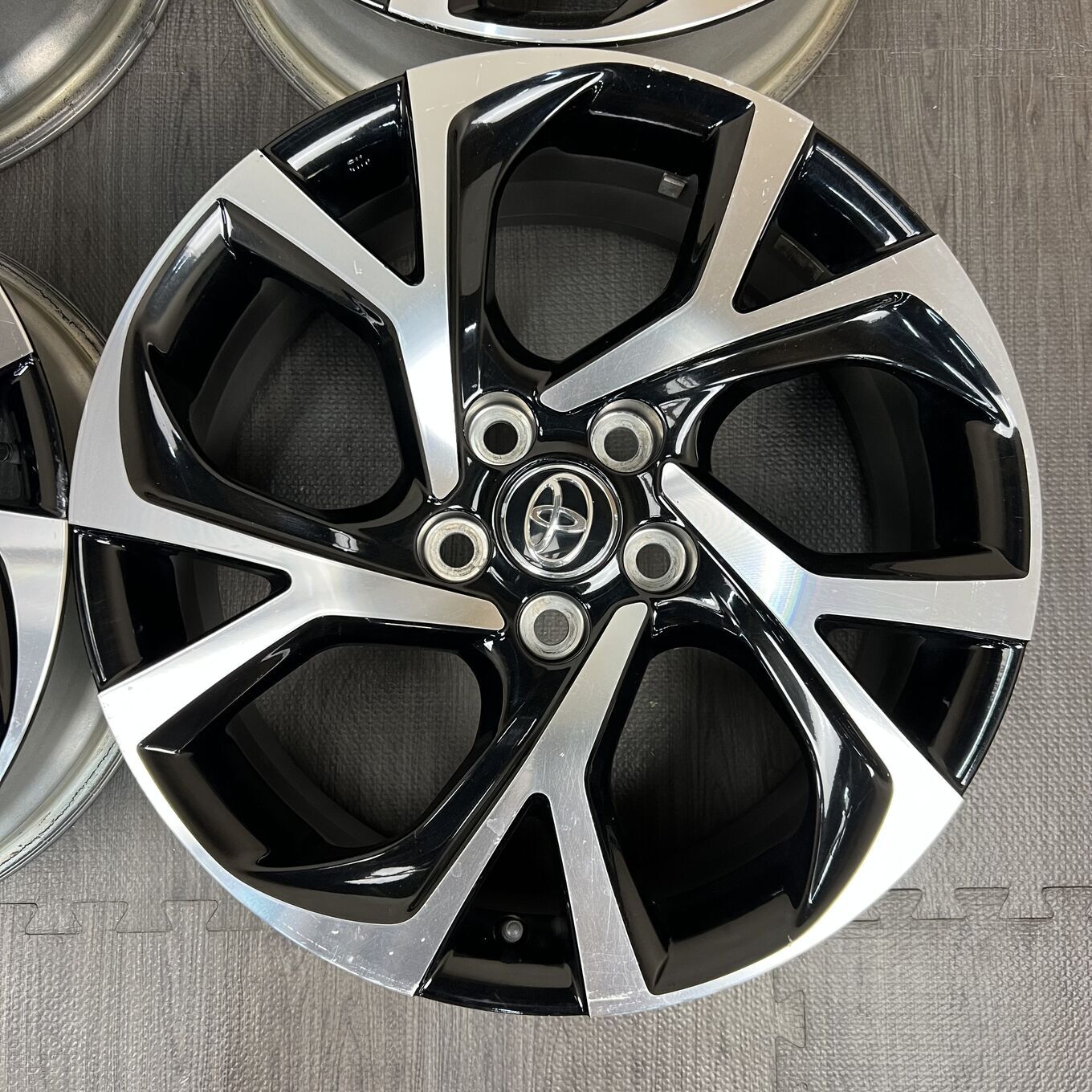 Toyo C-HR R18 7J ET50 5x114.3, фото 2