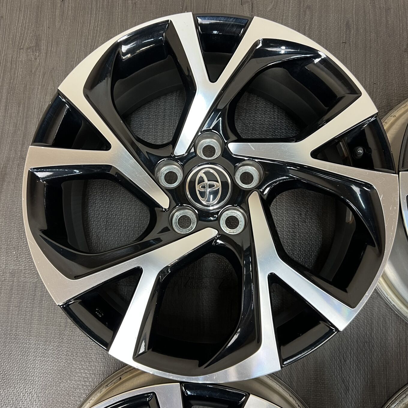 Toyo C-HR R18 7J ET50 5x114.3, фото 3