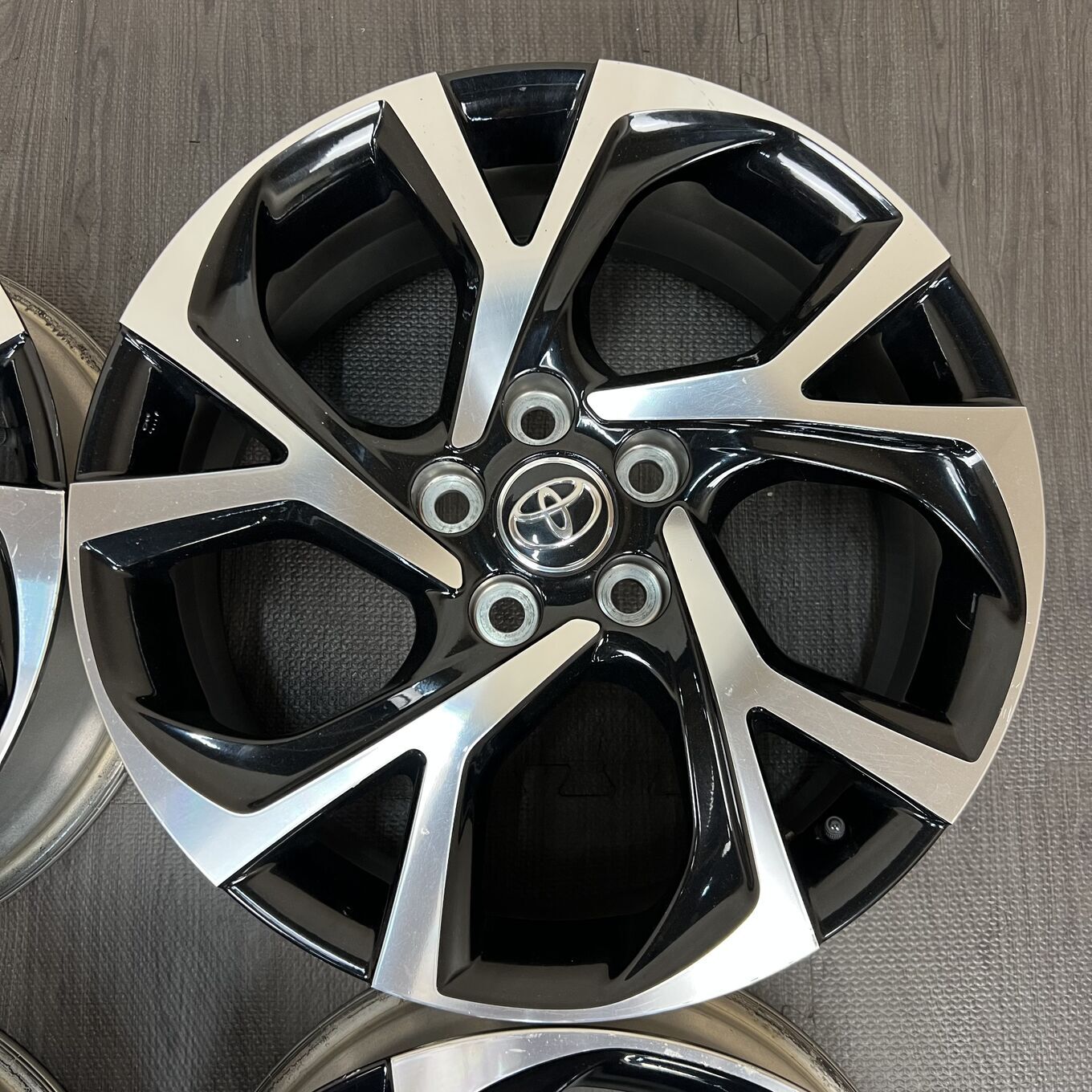 Toyo C-HR R18 7J ET50 5x114.3, фото 4