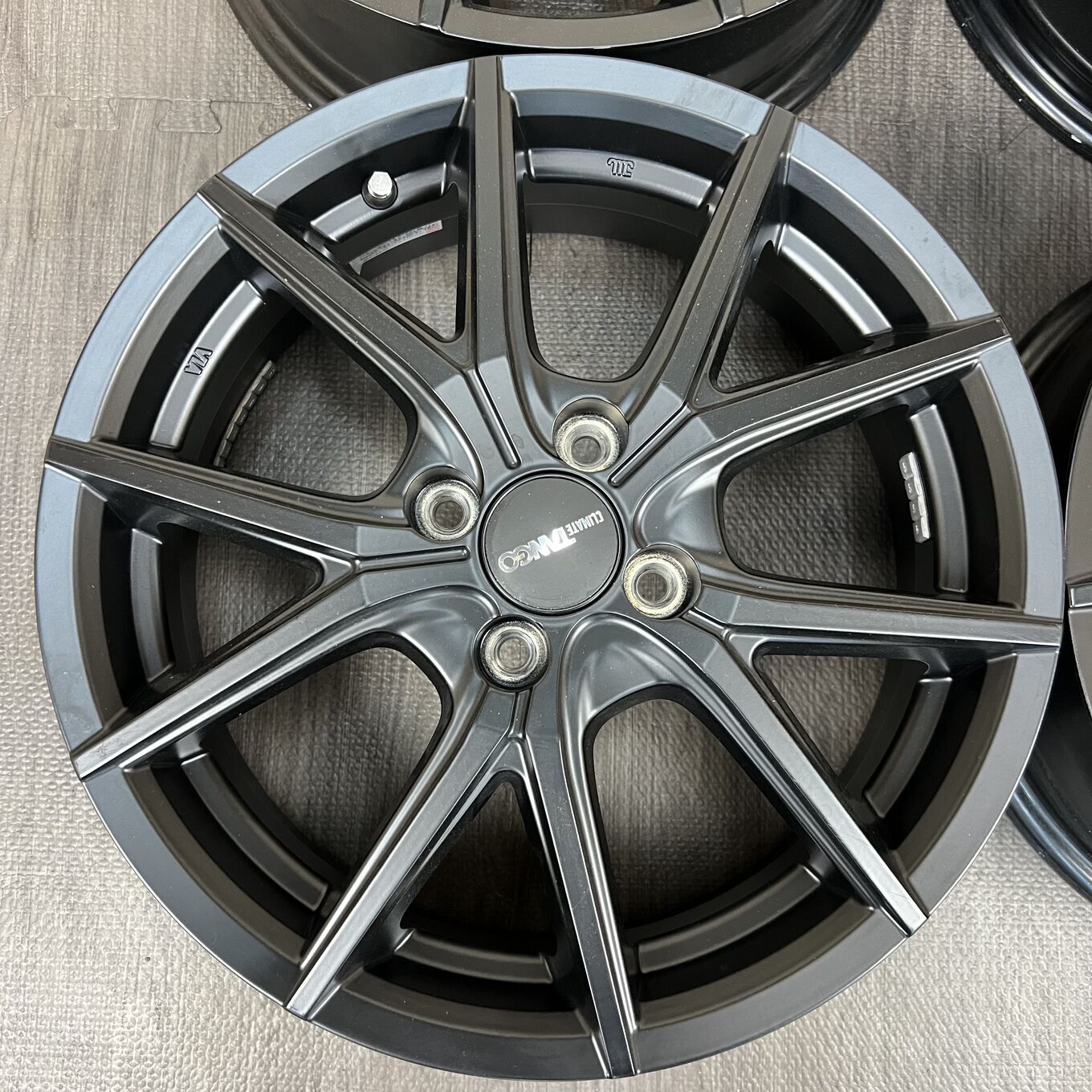 R16 5.5J ET42 4x100 TANGO — 28 100 ¥/комплект