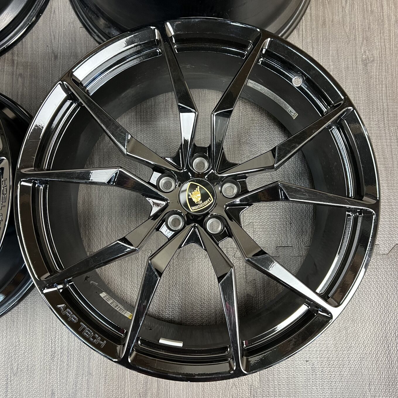 AVENTADOR DIONE R20 9J ET32.2 5x112, фото 2