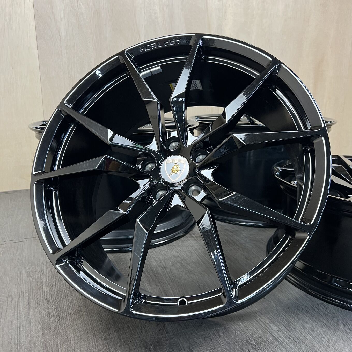 AVENTADOR DIONE R20 9J ET32.2 5x112, фото 6