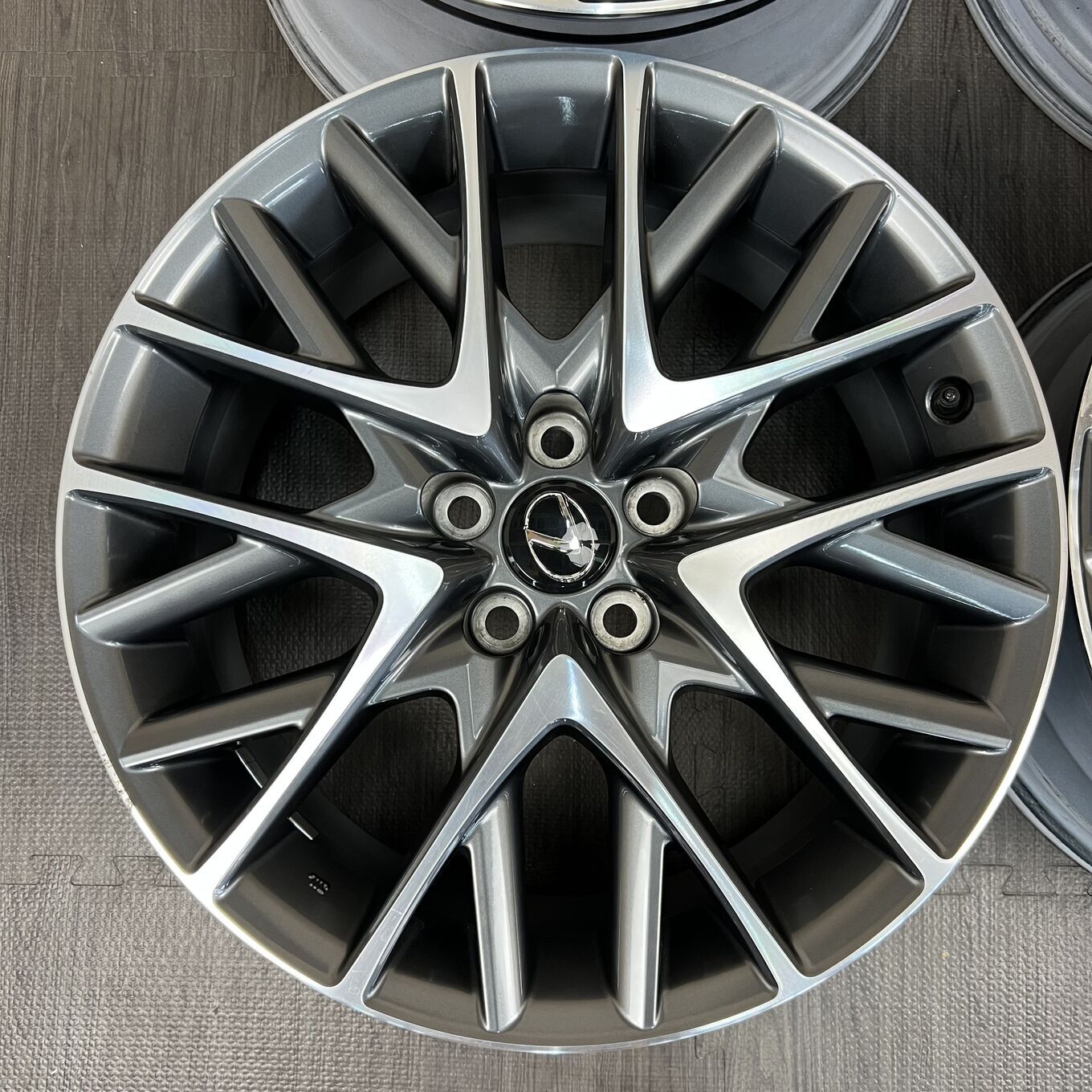 R19 8J ET45 5x114.3 RC350 F SPORT — 76 500 ¥/комплект