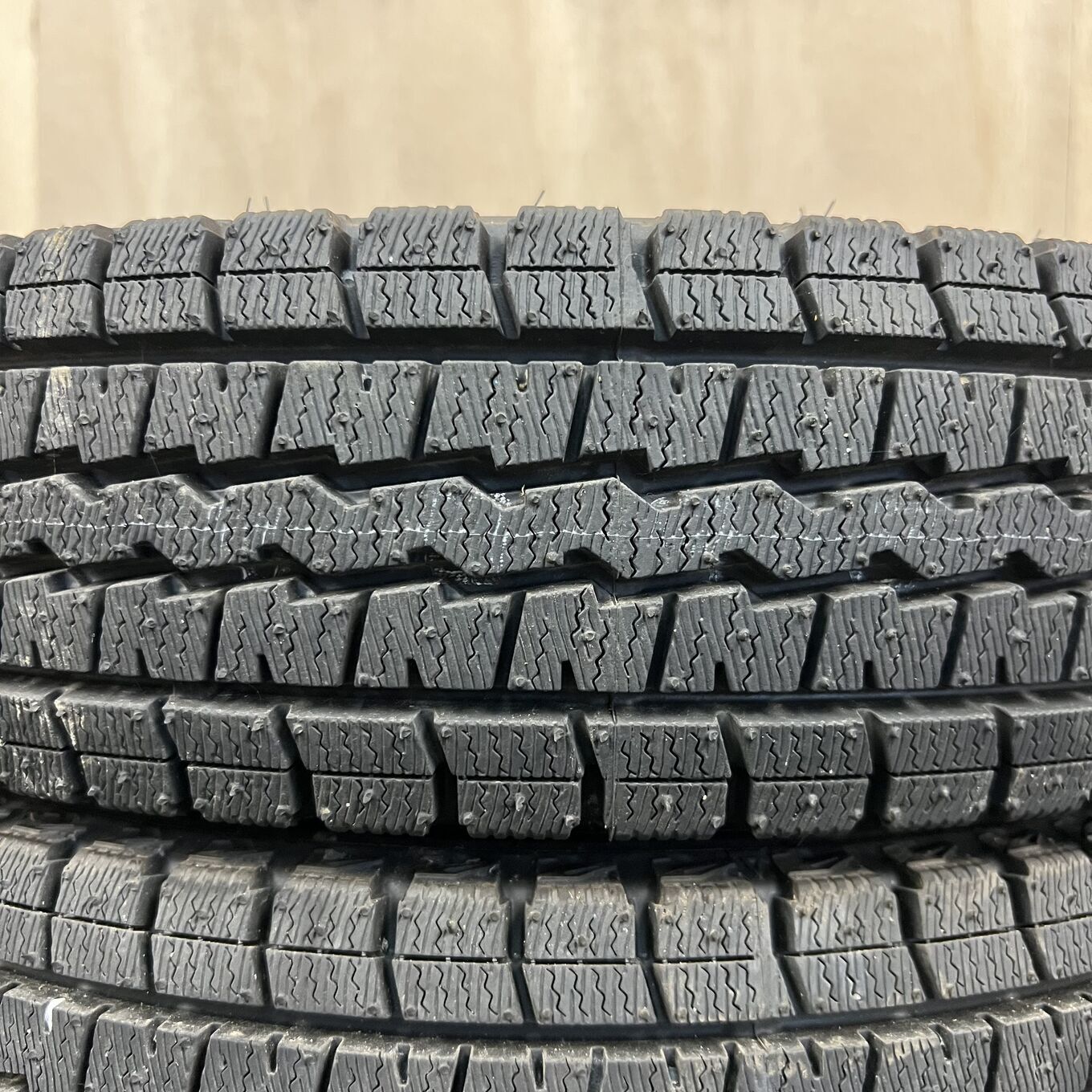 145/80 R12 Dunlop WINTER MAXX SV01 — 12 800 ¥/комплект
