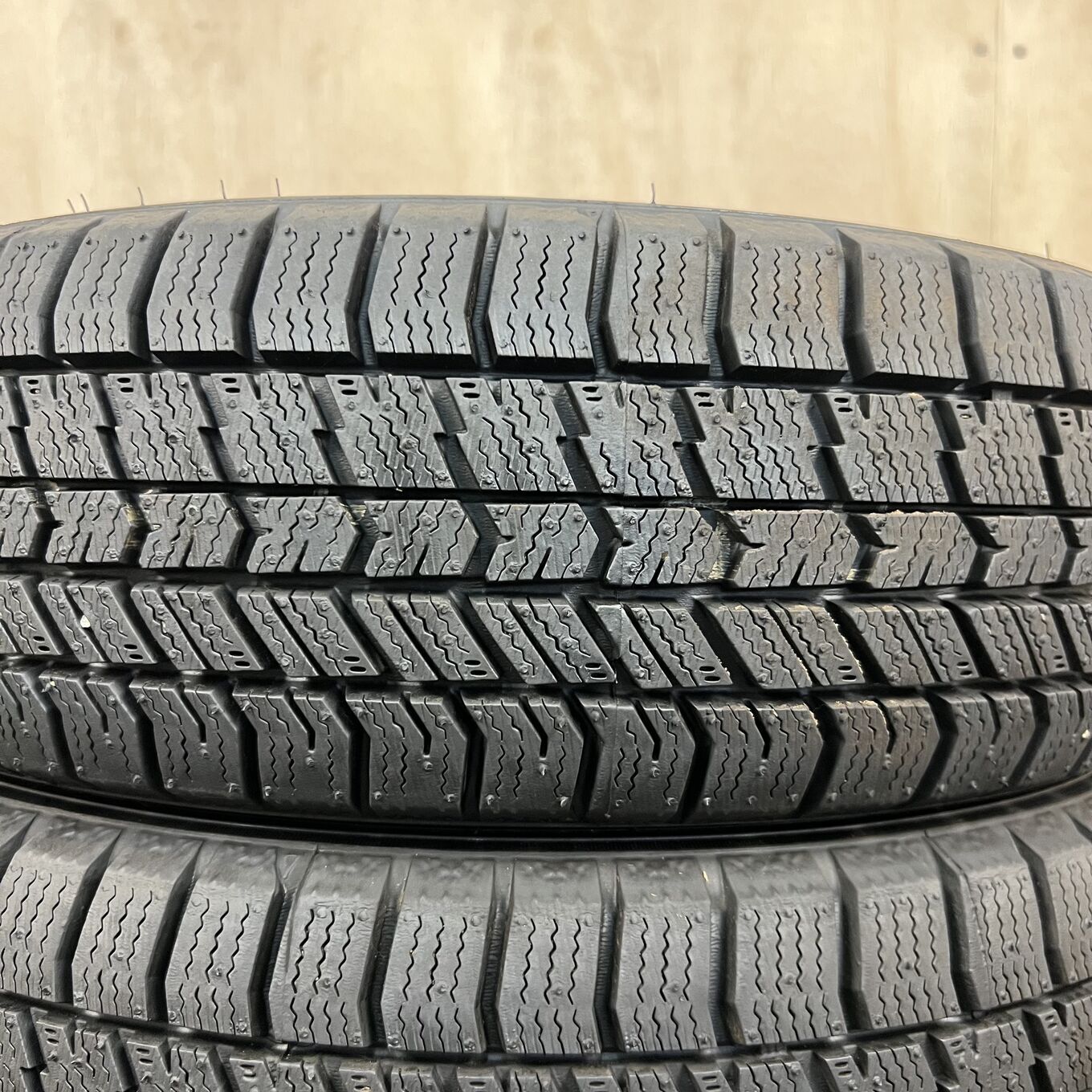 155/65 R14 Goodyear ICE NAVI 8 — 16 000 ¥/комплект