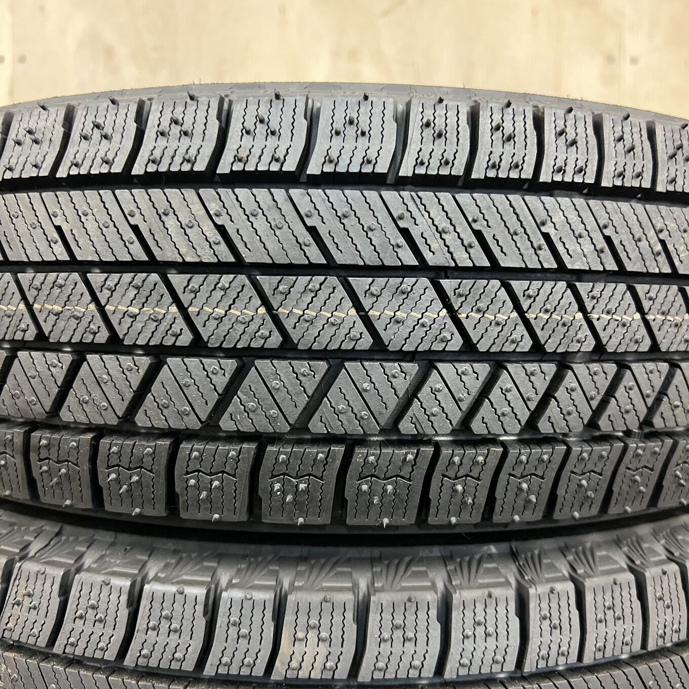 165/65 R14 Bridgestone BLIZZAK VRX3 — 38 300 ¥/комплект