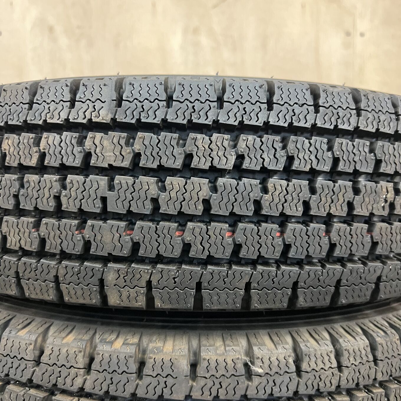 165/80 R13 Toyo DELVEX 935 — 17 000 ¥/комплект
