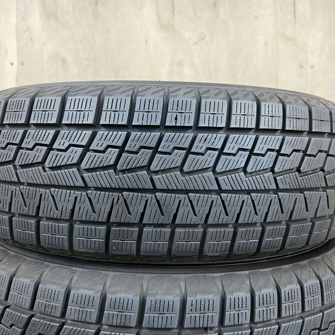 195/65 R16 Yokohama ICE GUARD IG70 — 12 800 ¥/комплект